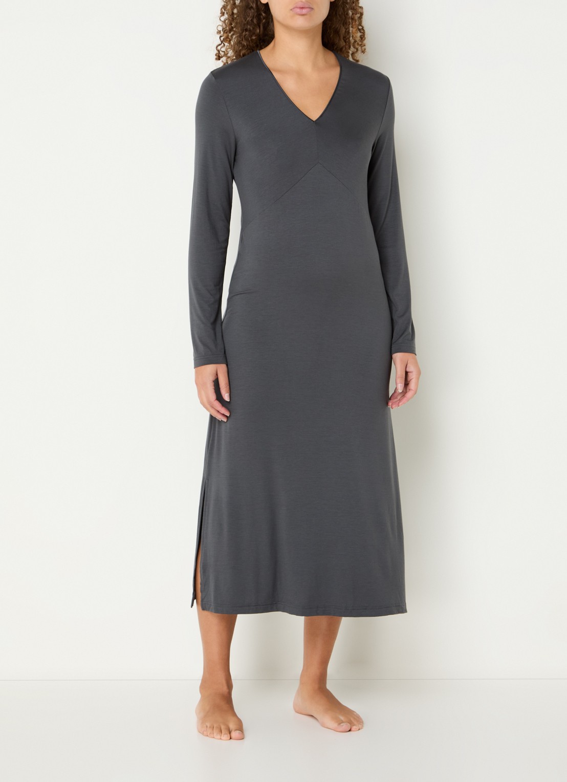 Mey Pure Chic nachthemd met V-hals - detail 4 antraciet