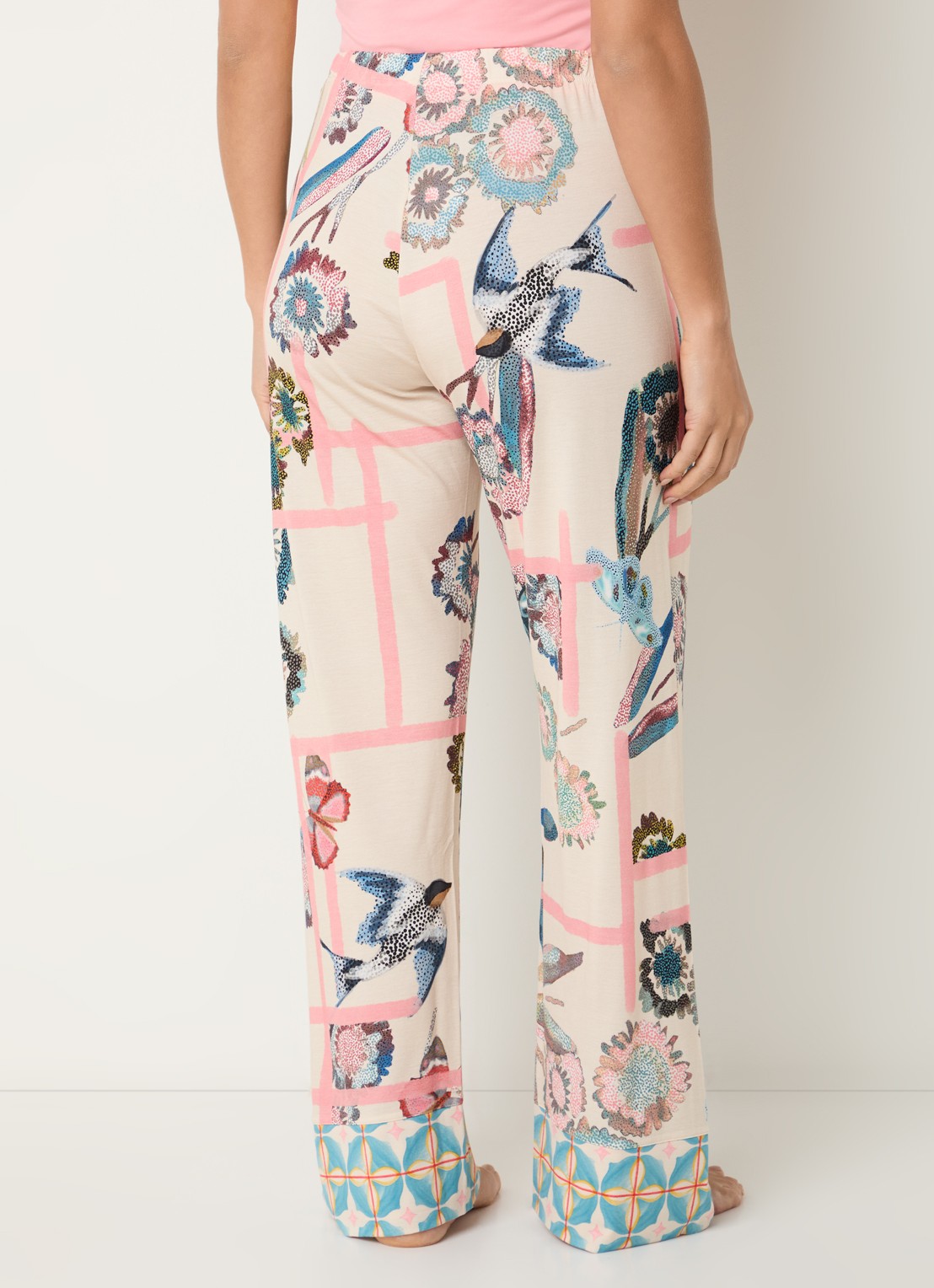 Mey Pyjamabroek met bloemenprint - achterkant beige