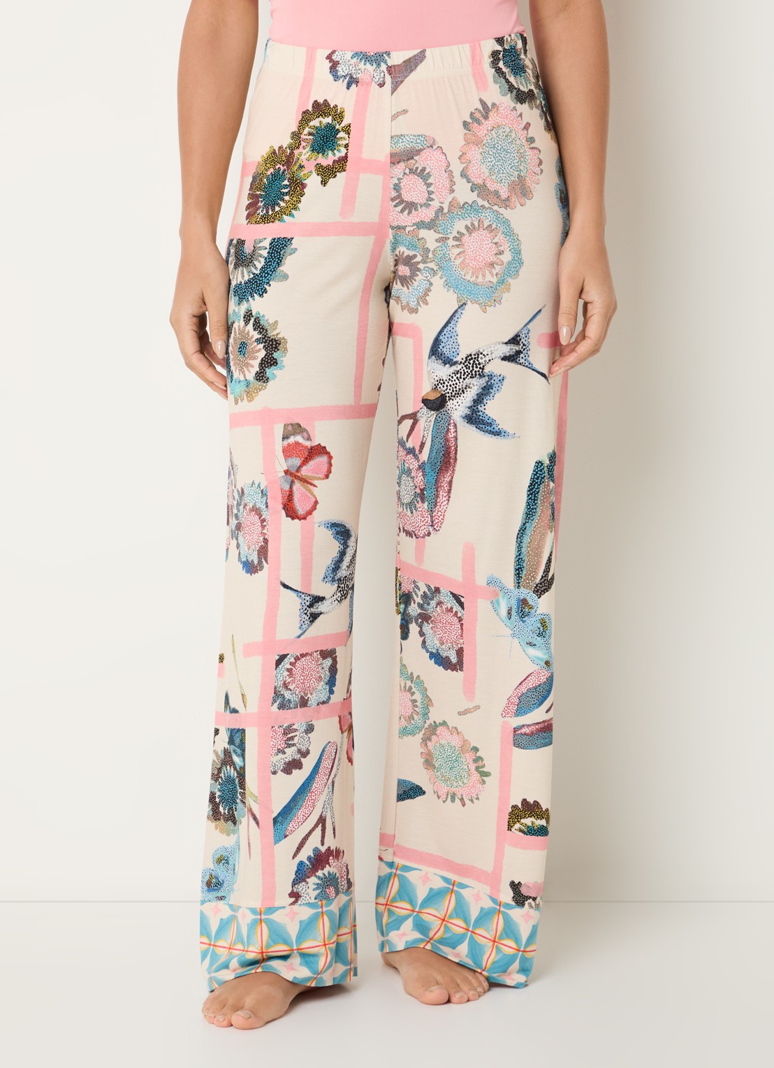 Mey Pyjamabroek met bloemenprint - detail 2 beige