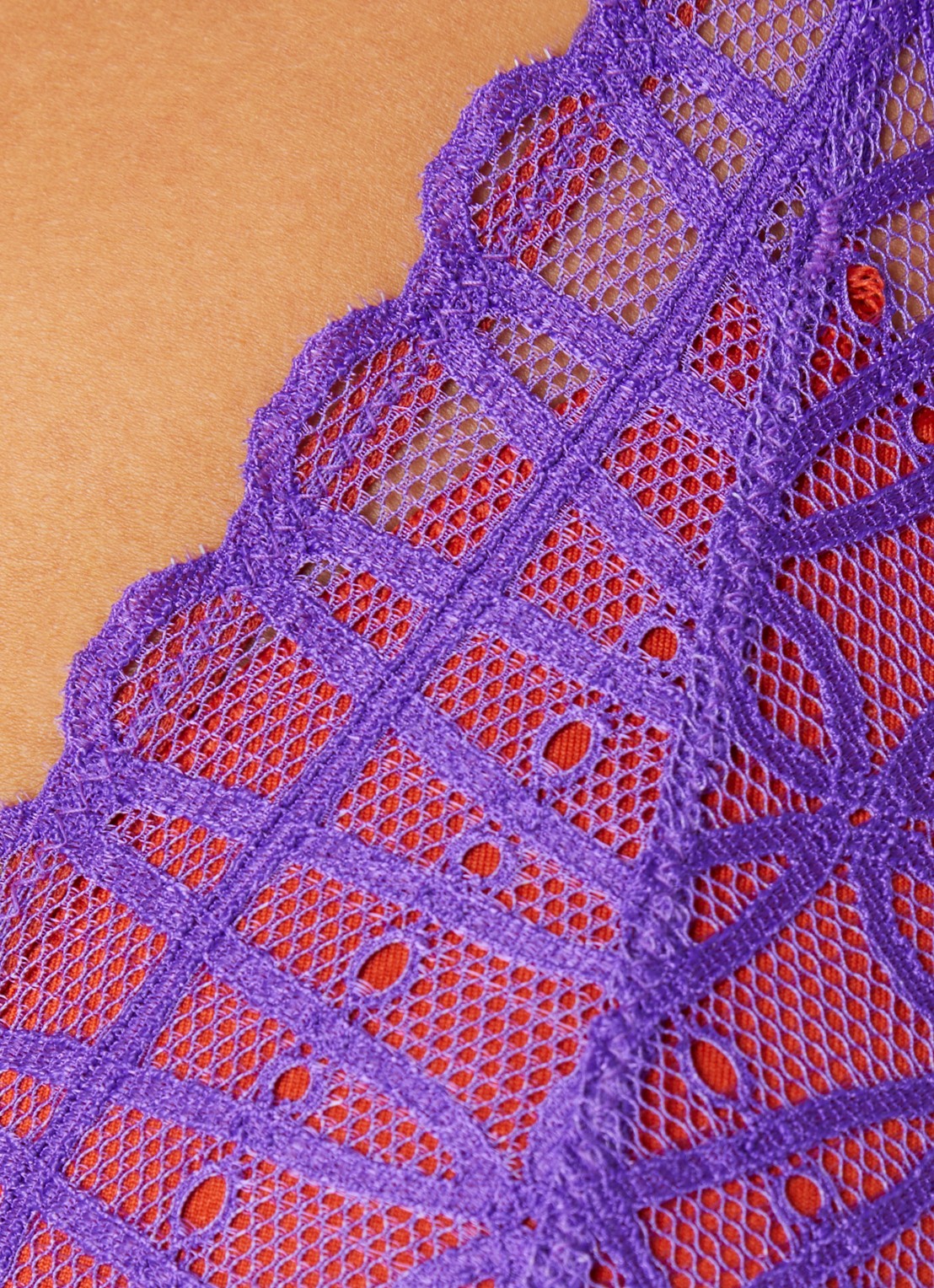 Mey Voorgevormde plunge bh met overlay van mesh - detail 2 paars