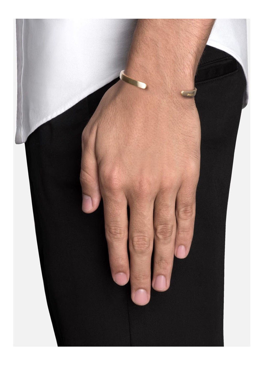 Miansai Singular bangle met logo - detail 2 goud
