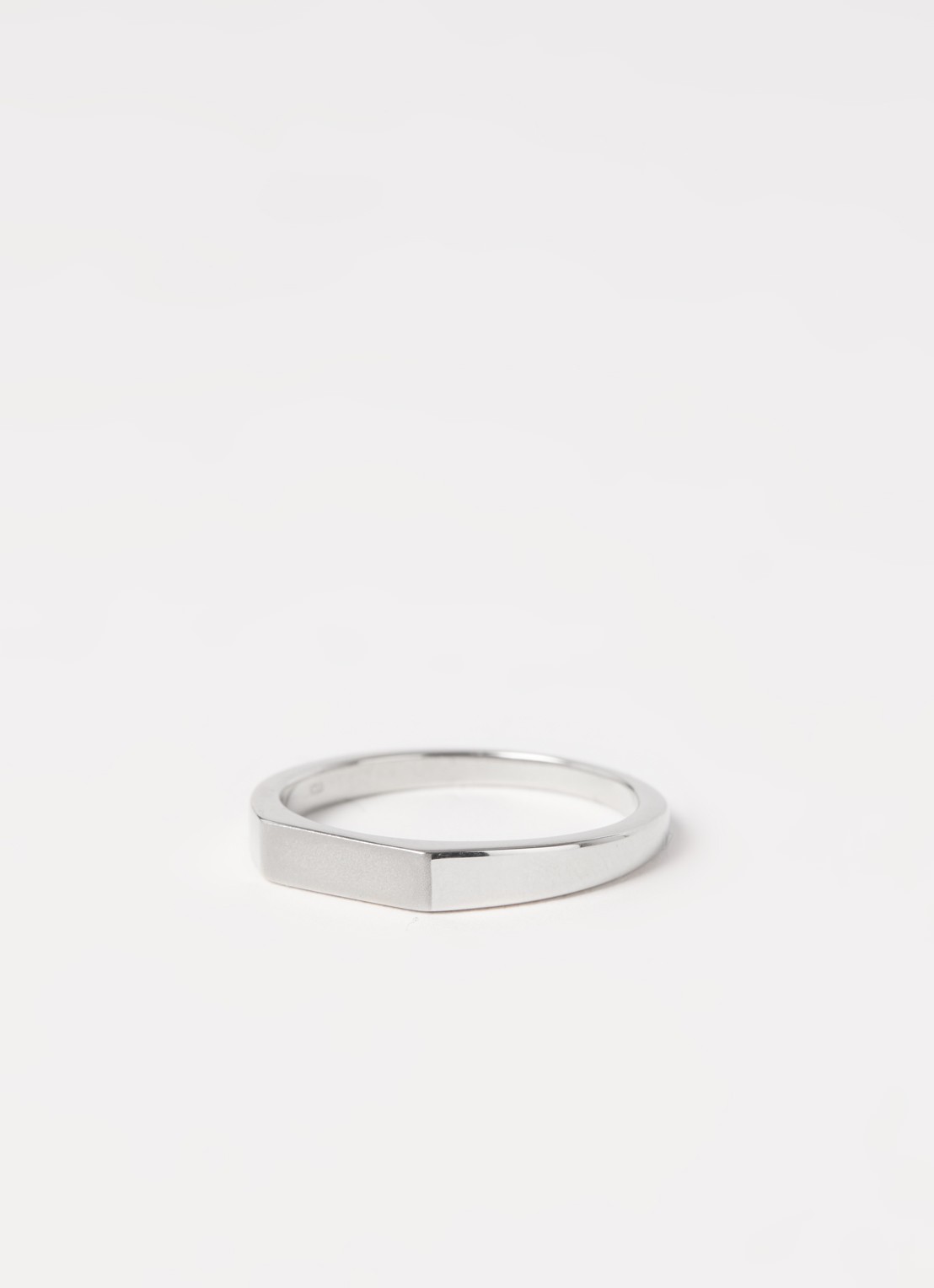 Miansai Thin Geo zegelring van zilver - voorkant 2 zilver