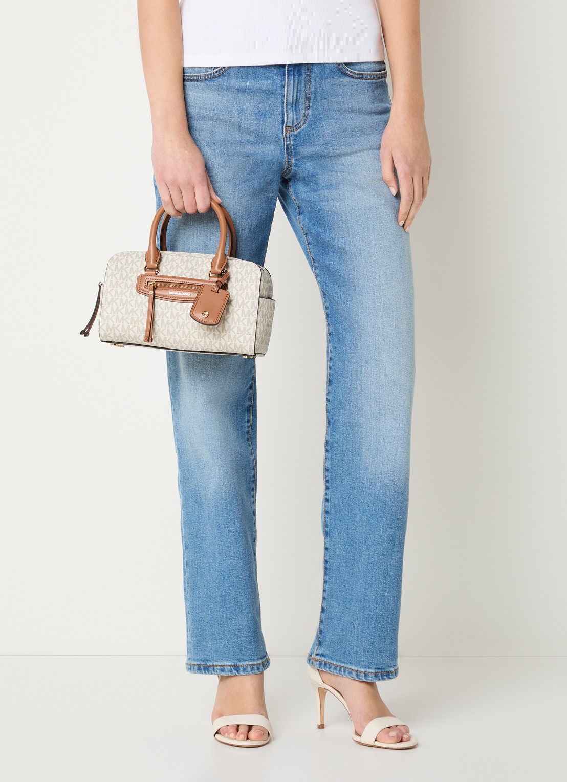 Michael Kors Jet set travel XS crossbodytas van canvas met logo  - voorkant 4 beige