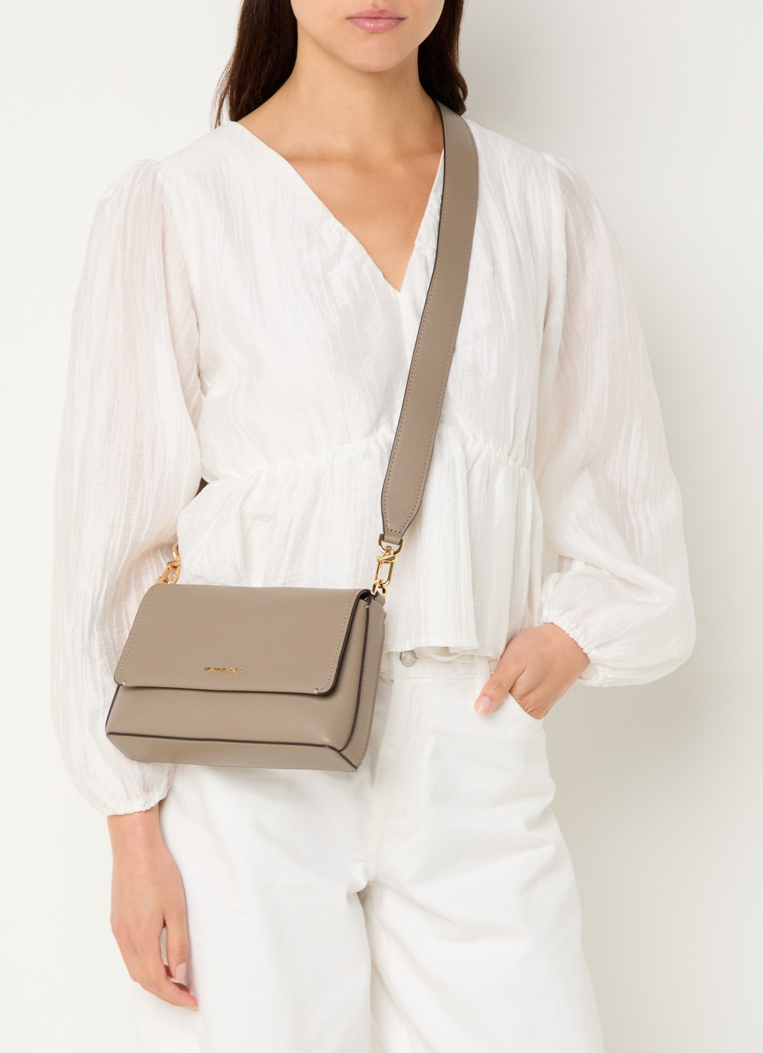 Michael Kors Nessa crossbodytas van leer met afneembare schouderriem - voorkant 6 lichtgrijs