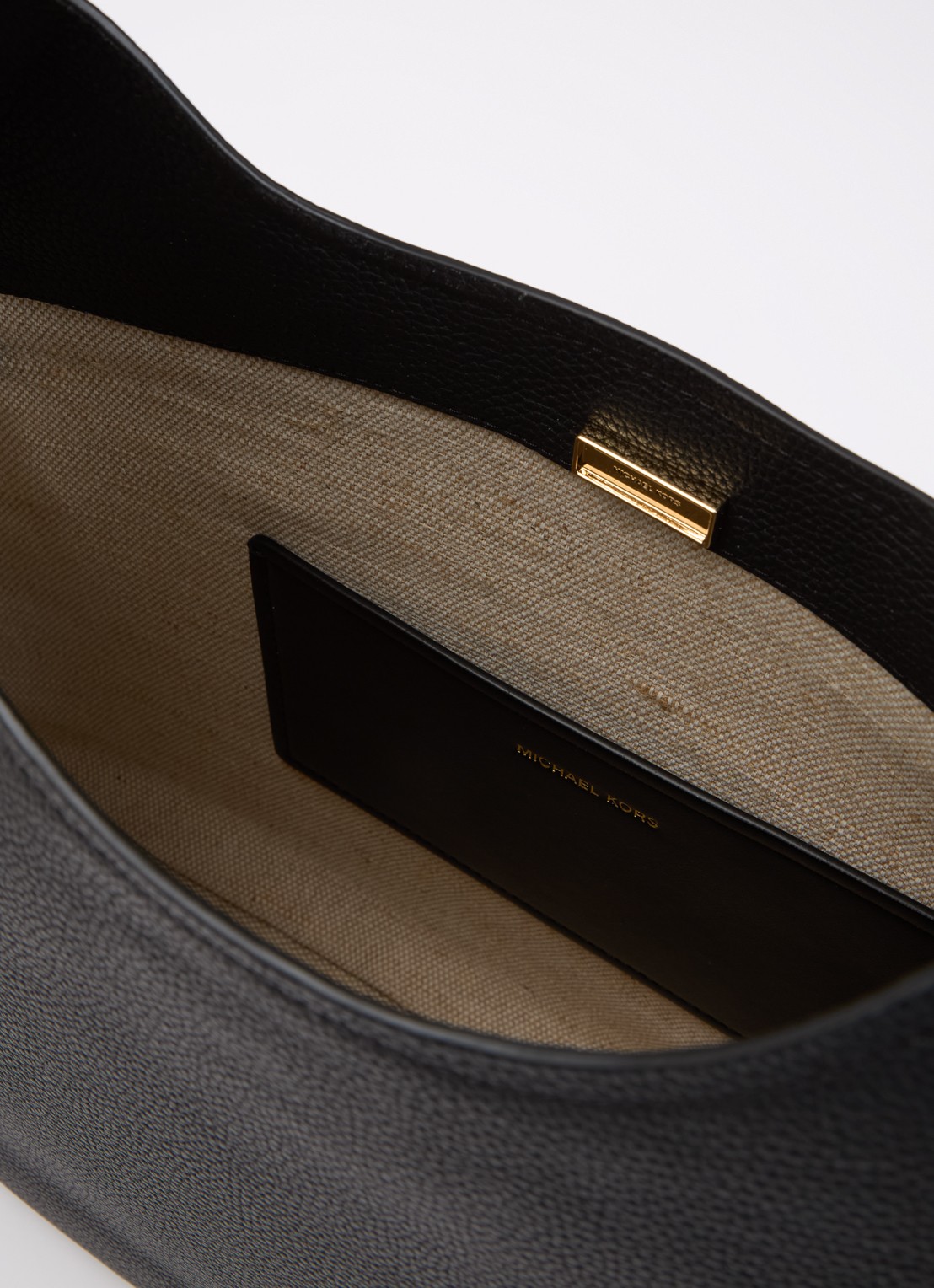 Michael Kors Nolita Large schoudertas van leer - detail zwart