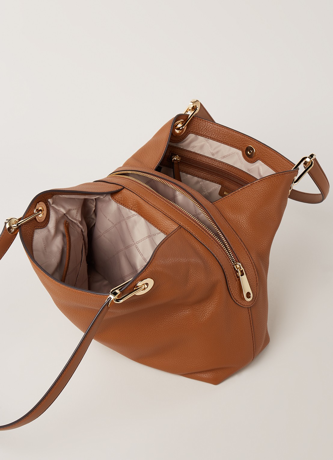 Michael Kors Raven Large schoudertas van leer - detail 4 bruin