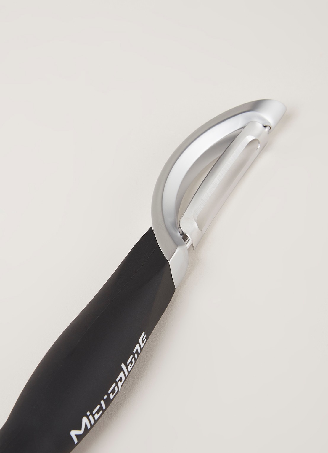 Microplane Professional Peeler dunschiller 18 cm - detail 3 zwart