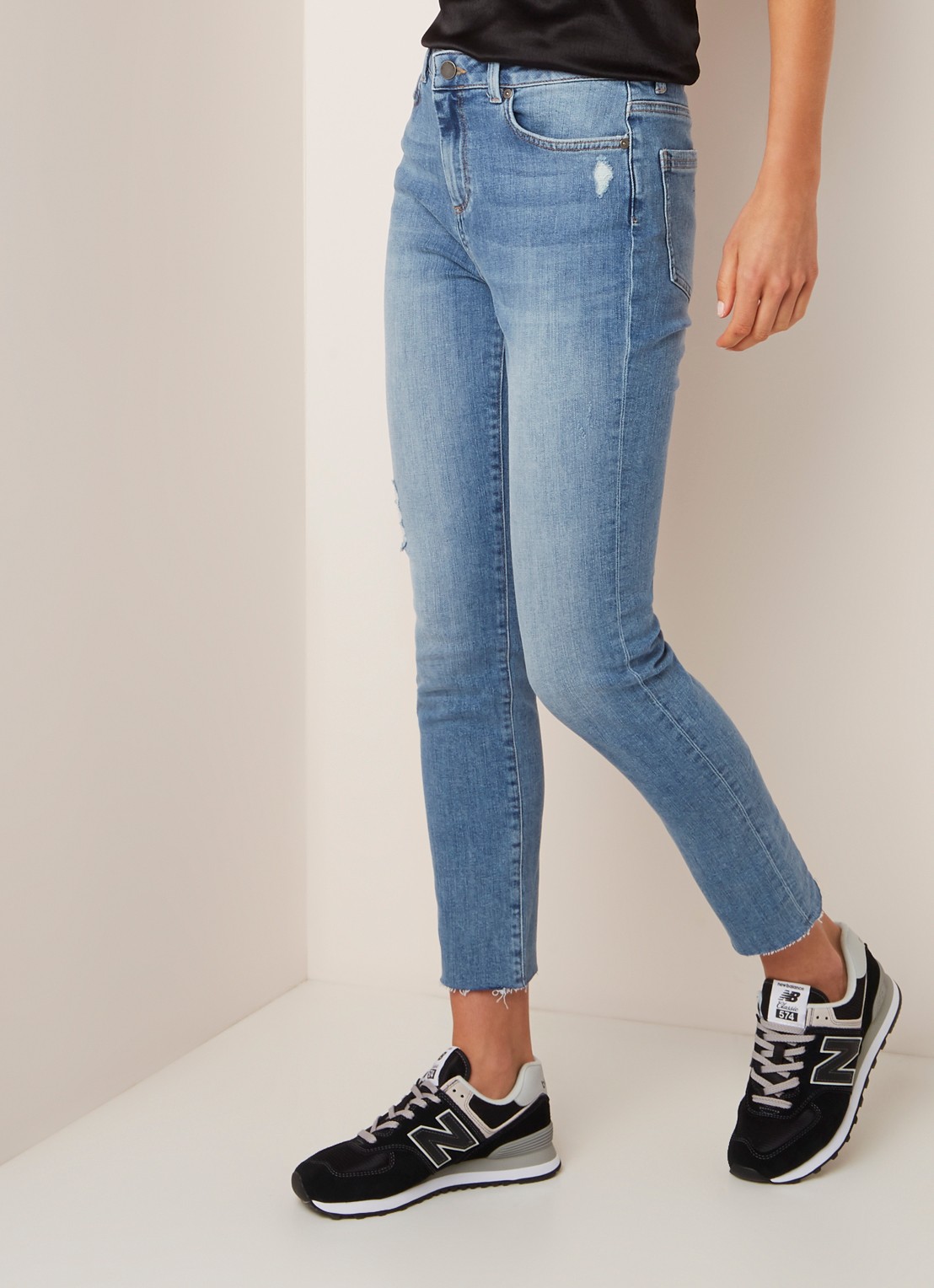 Mint Velvet Mint Velvet Mid waist straight fit jeans met gerafelde zoom - detail 4 indigo