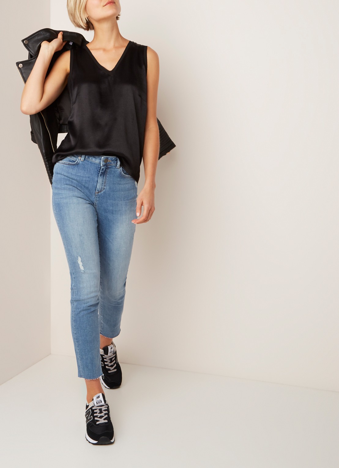 Mint Velvet Mint Velvet Mid waist straight fit jeans met gerafelde zoom - voorkant 3 indigo