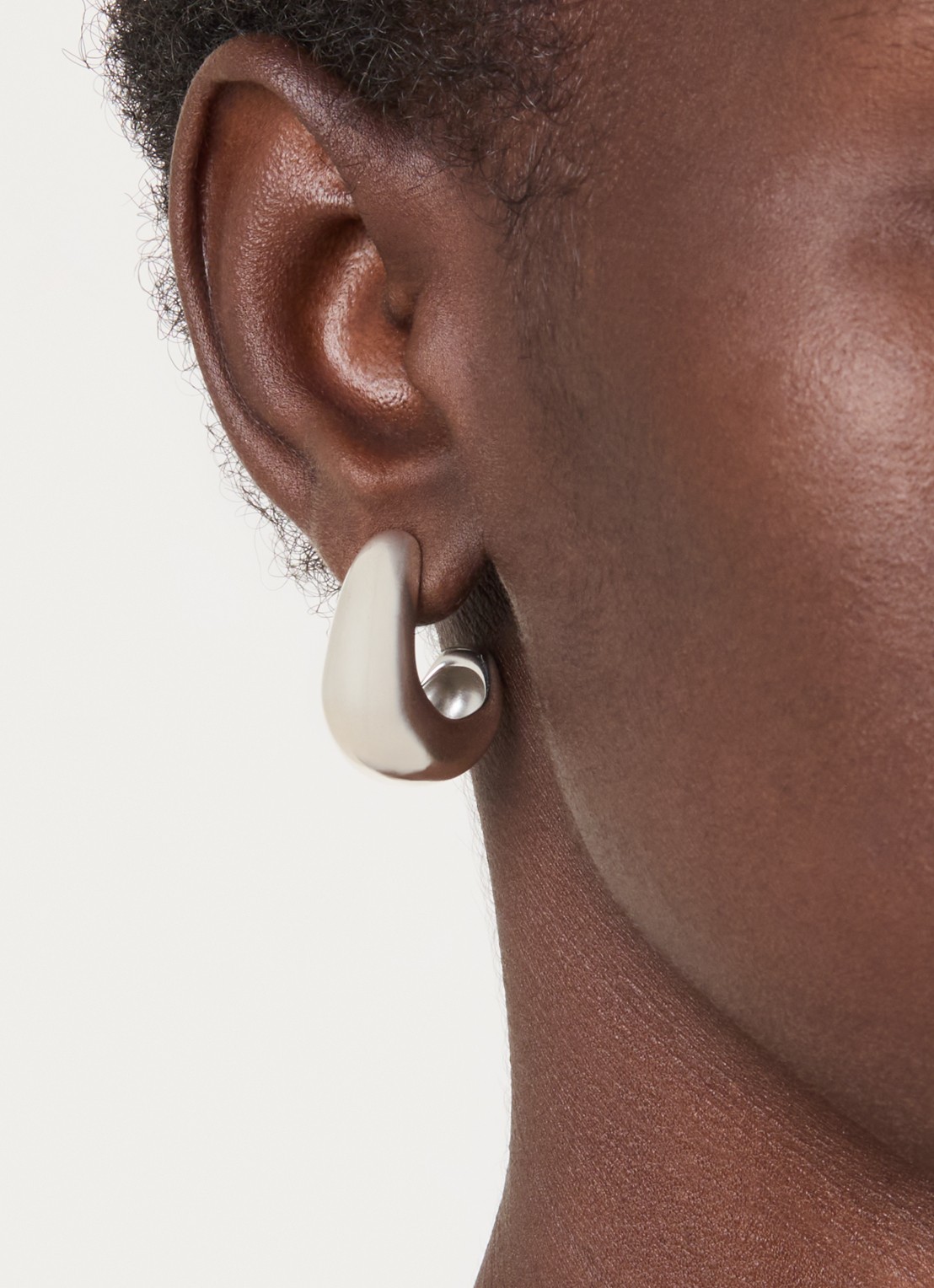 Missoma Dome Medium oorstekers - voorkant 4 zilver