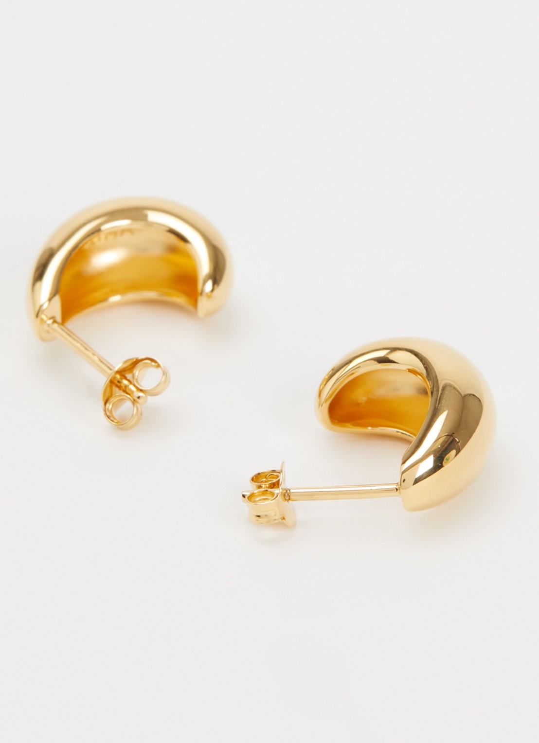 Missoma Savi Dome oorstekers verguld - detail goud