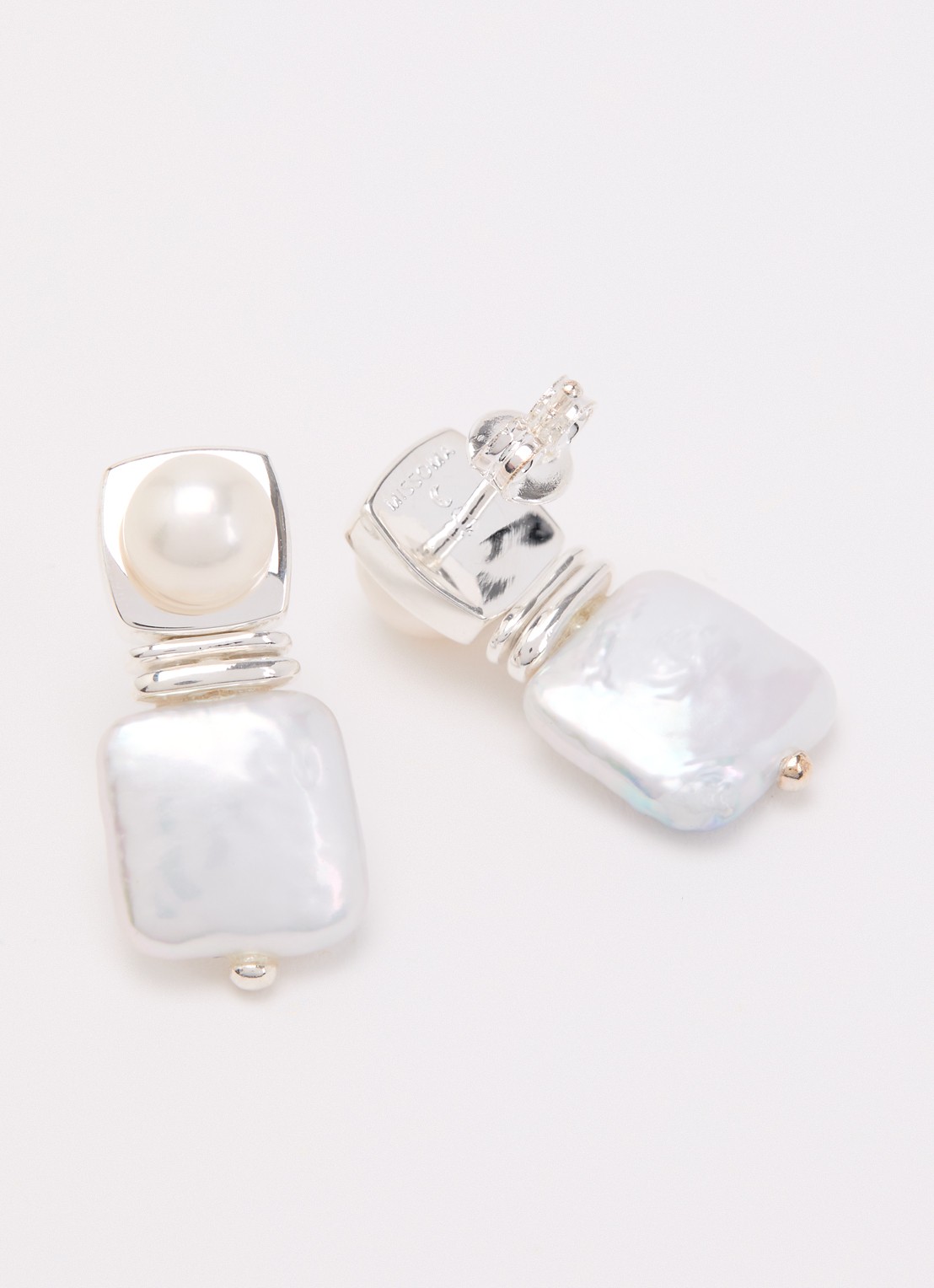 Missoma Square Pearl Stud oorstekers - detail 3 zilver