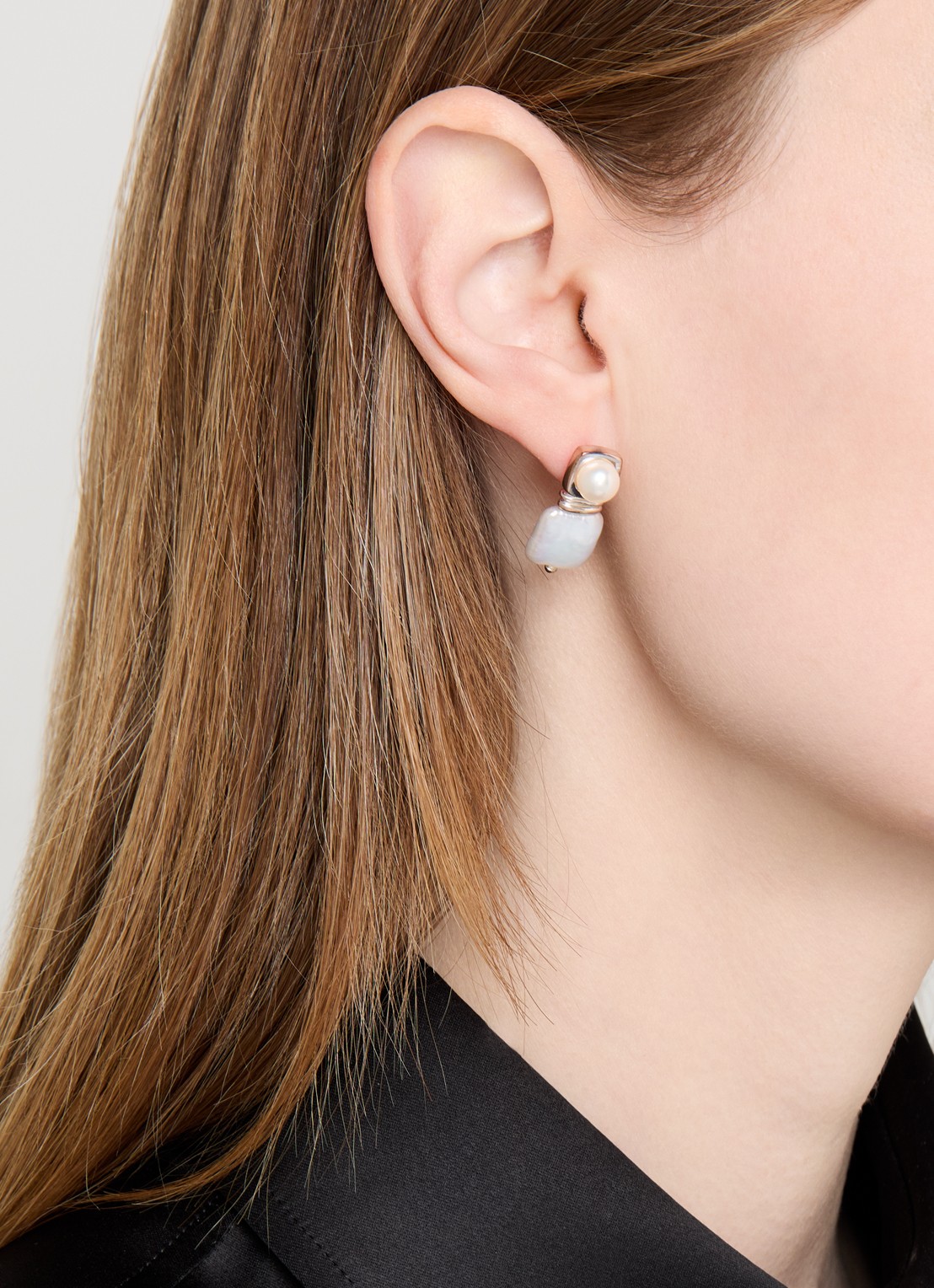 Missoma Square Pearl Stud oorstekers - voorkant 2 zilver