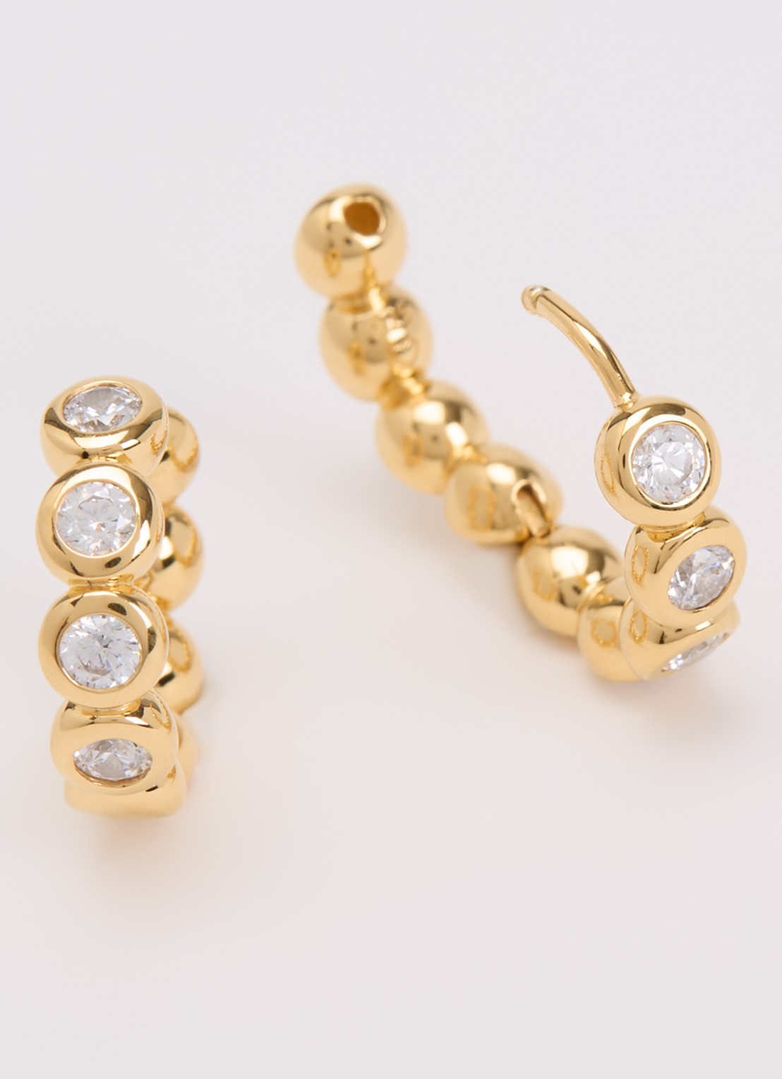 Missoma Tennis Small oorringen met zirkonia - detail 3 goud