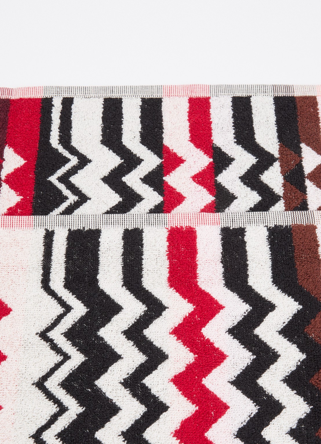 Missoni Best badhanddoek 70 x 115 cm - detail 3 rood