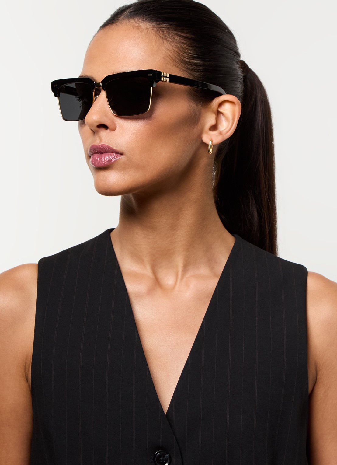 Miu Miu Wayfarer zonnebril MU 10ZS - voorkant 2 zwart