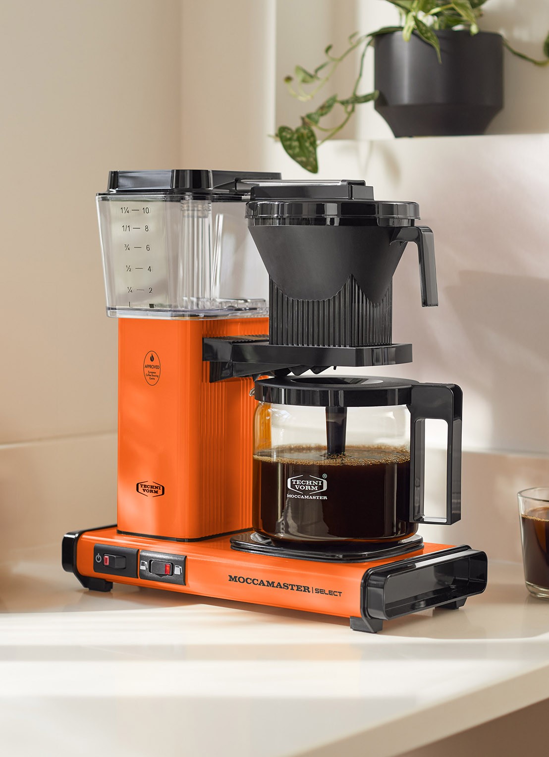 Moccamaster KBG Select koffiezetapparaat 53986 - voorkant 2 orange