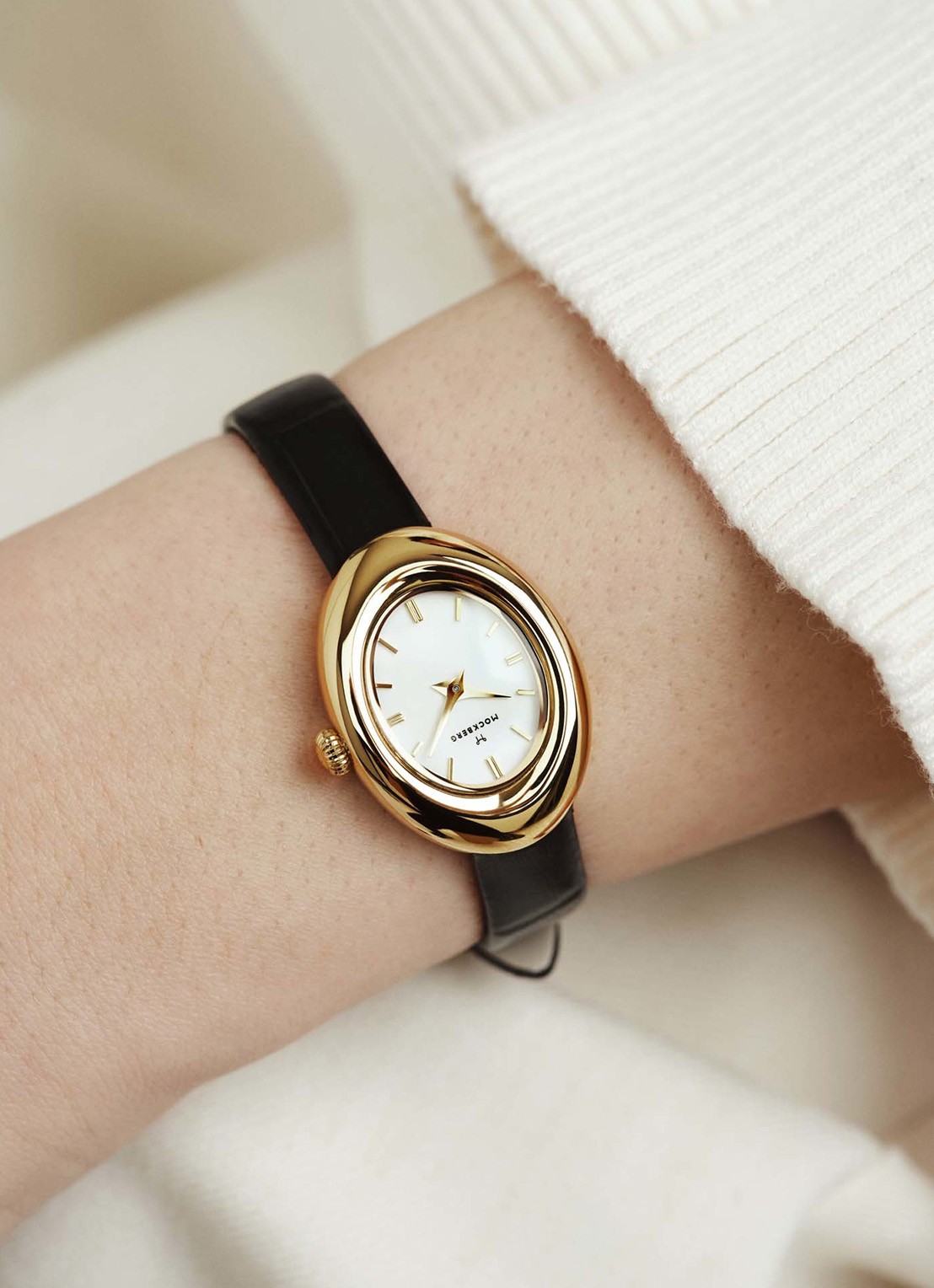 Mockberg Belle Oval horloge MB1414 - achterkant 3 goud