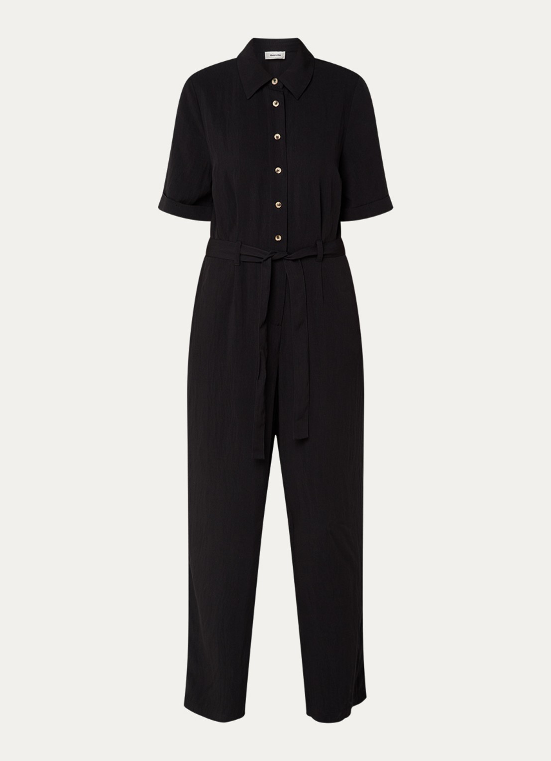 Modström Agnete wide fit jumpsuit met strikceintuur - voorkant zwart