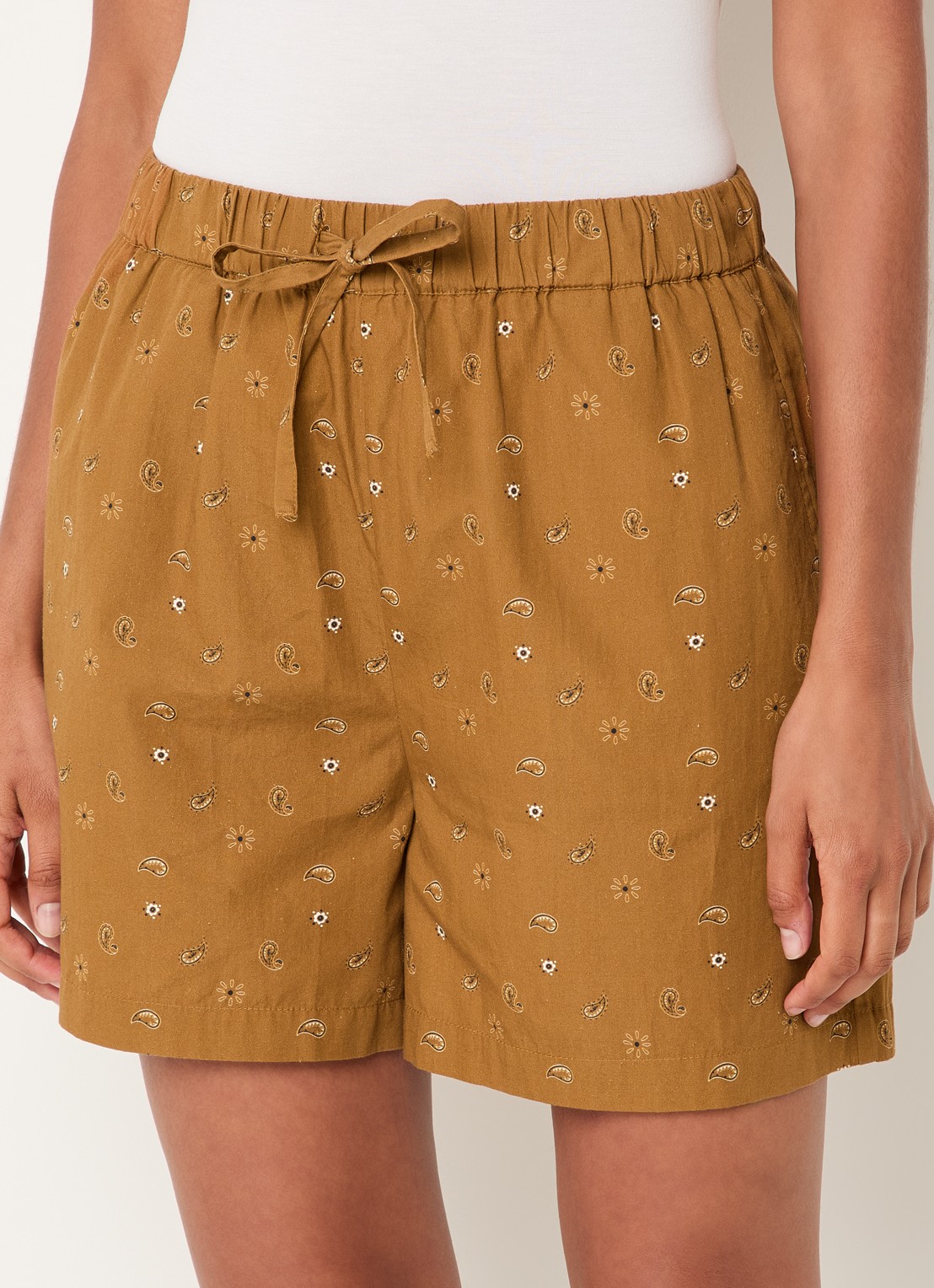Modström Apricot mid waist straight fit korte broek - detail 4 cognac