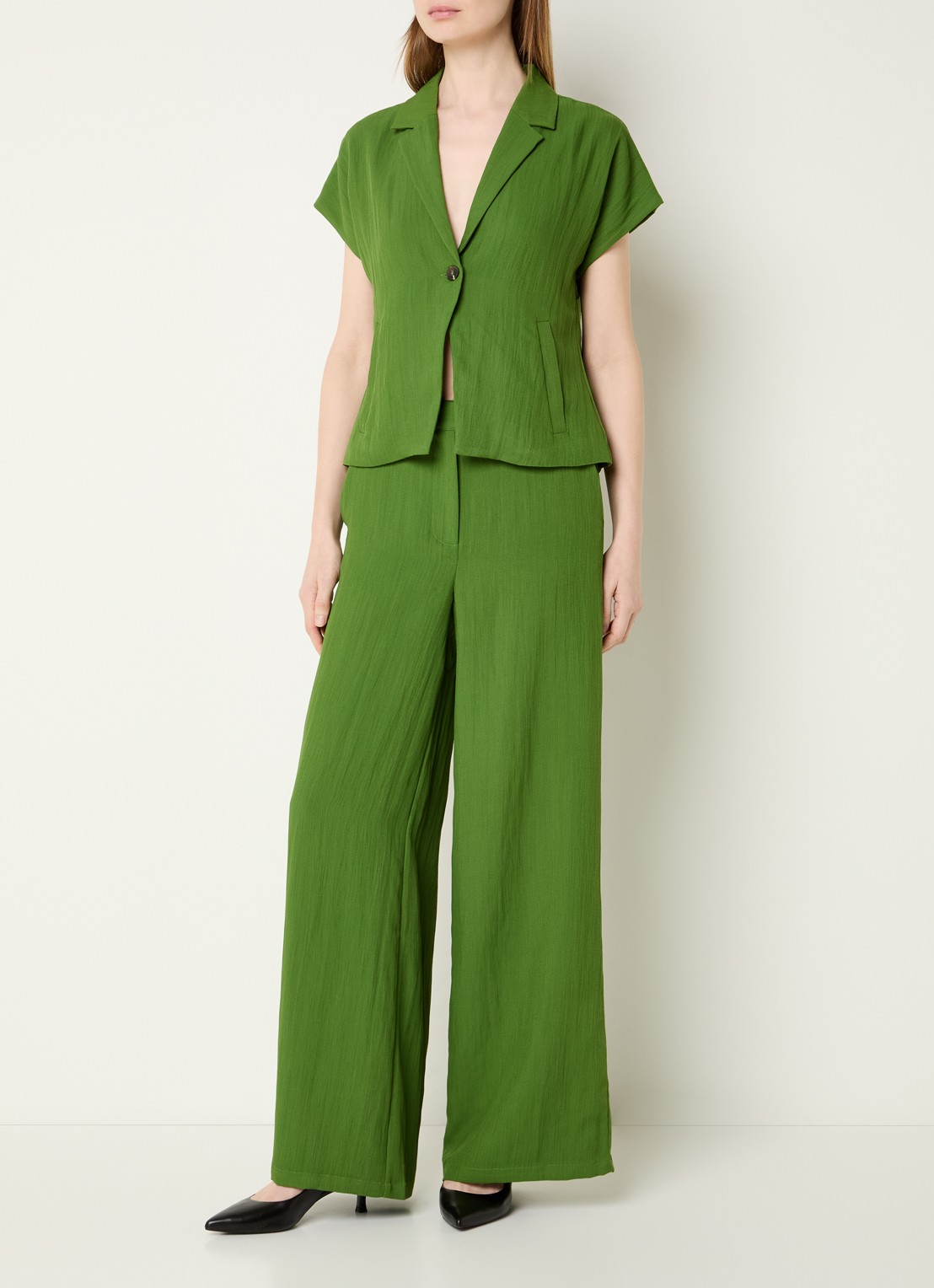 Modström Benitta mid waist wide fit pantalon van crêpe - voorkant 2 groen