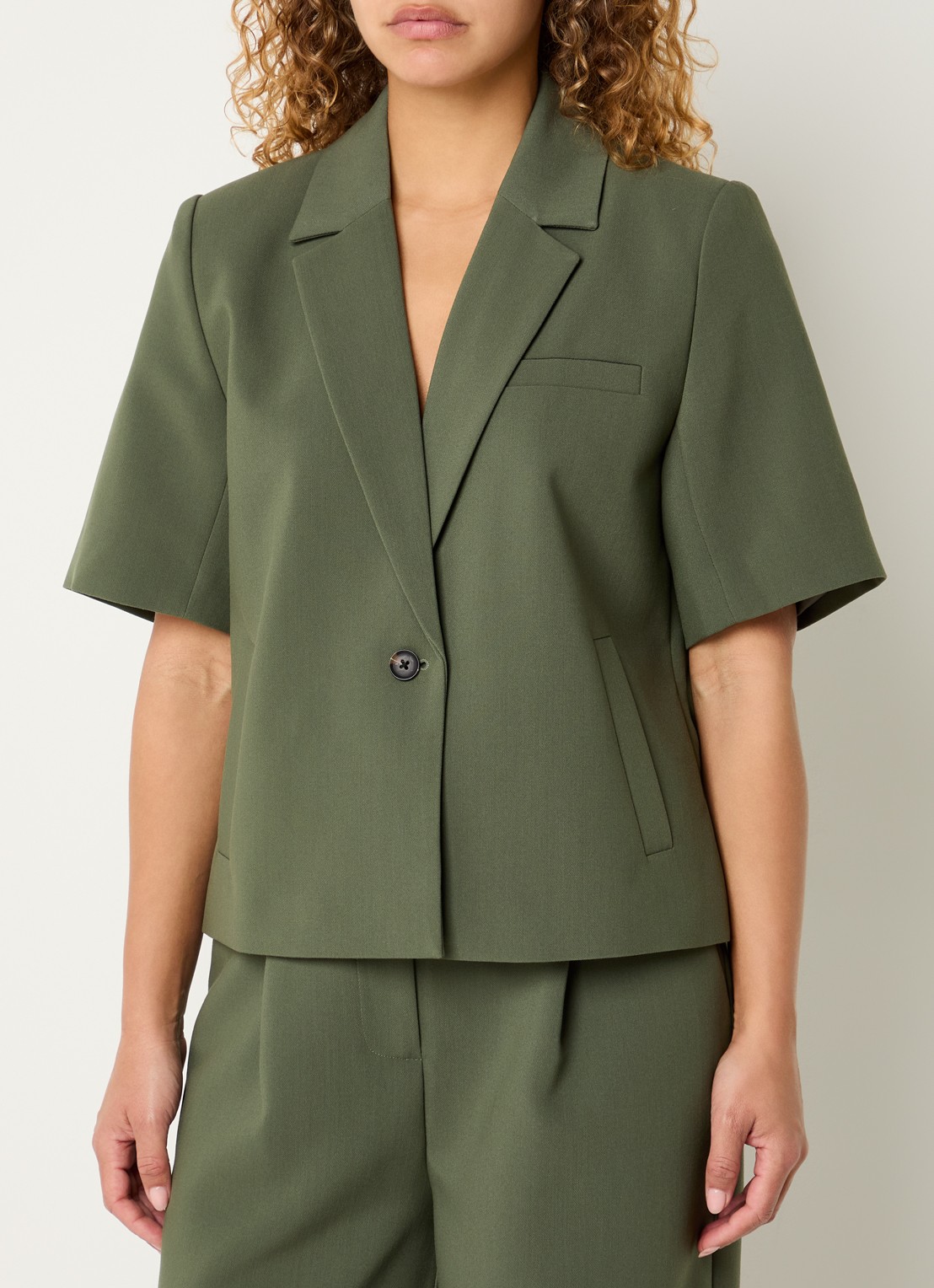 Modström Gale blazer met schoudervulling - detail 2 olijfgroen