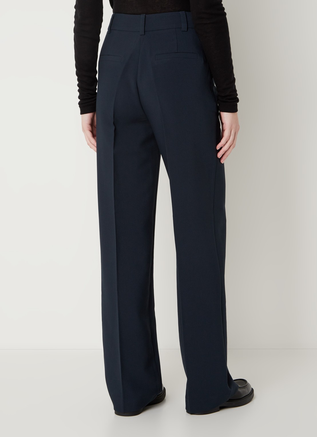 Modström Gale high waist straight fit pantalon met steekzakken en persplooi - achterkant indigo
