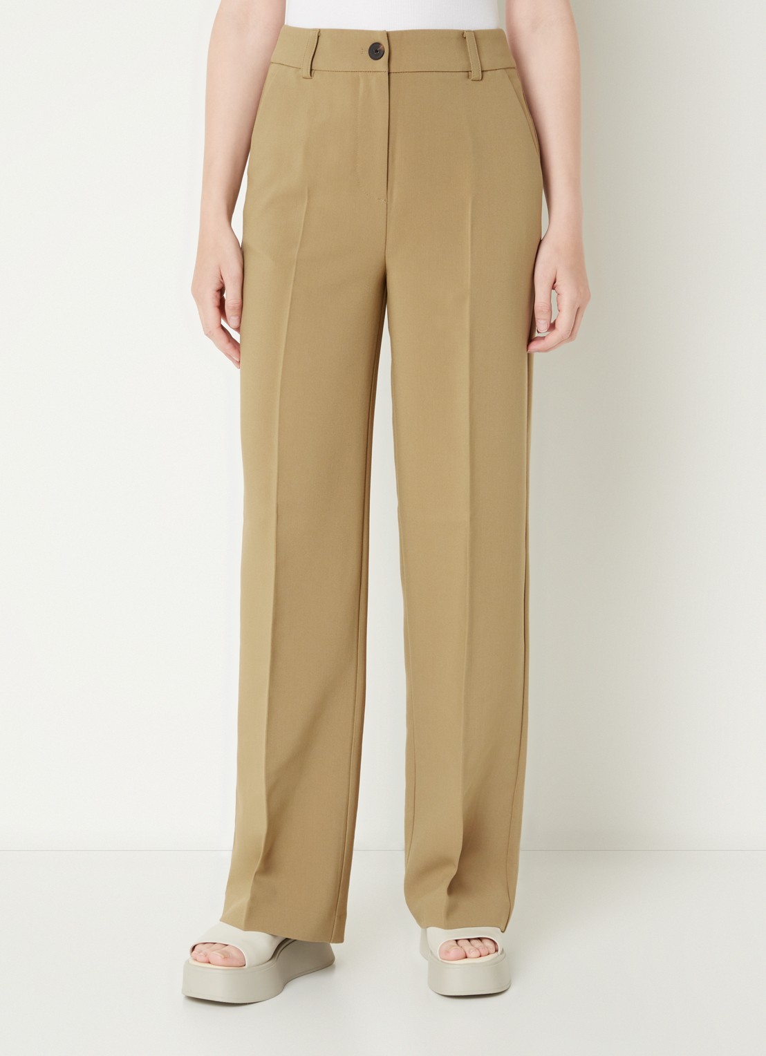 Modström Gale high waist straight fit pantalon met steekzakken en persplooi - detail 3 zand