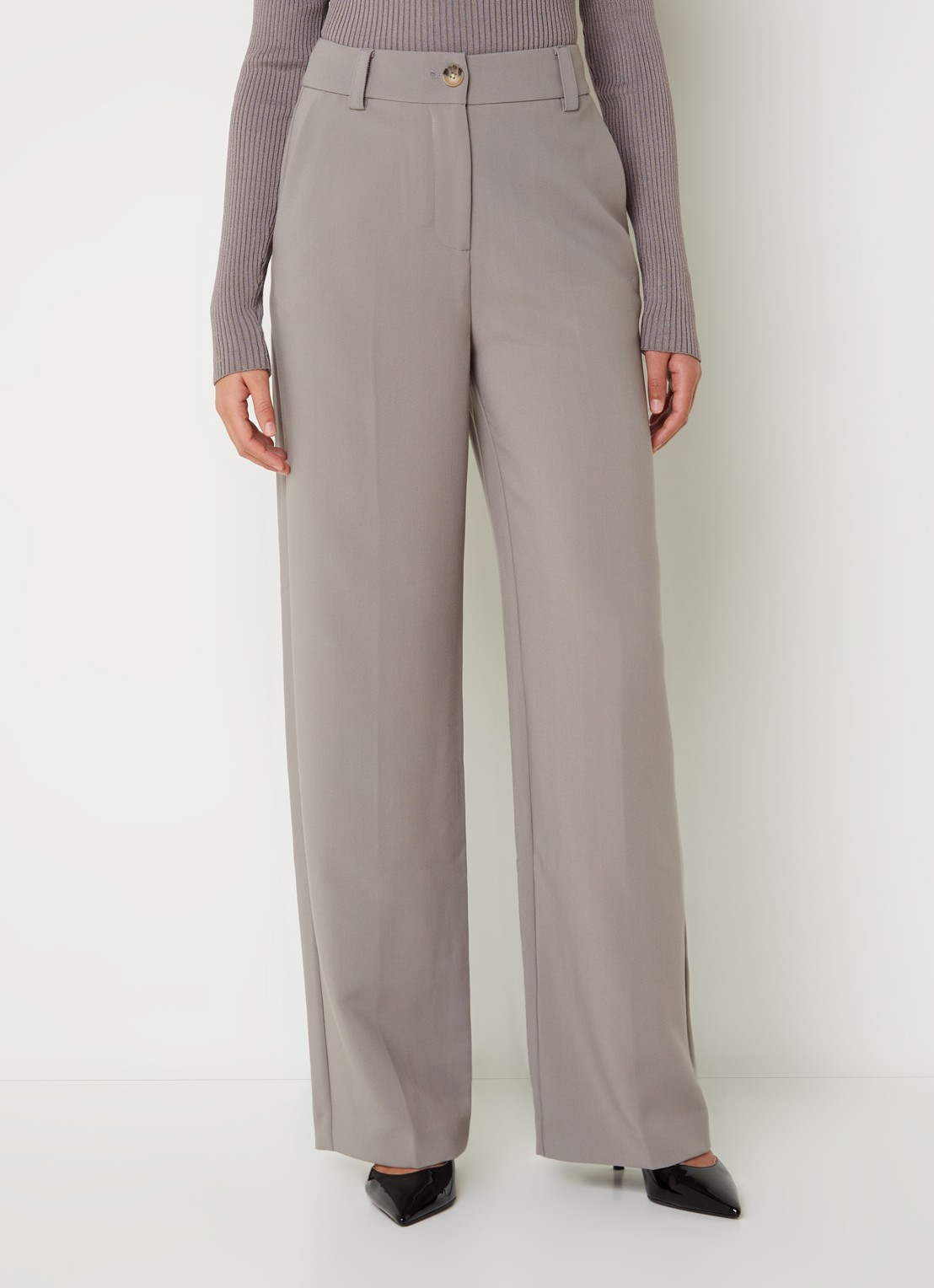 Modström Gale high waist straight fit pantalon met steekzakken en persplooi - detail 3 grijs