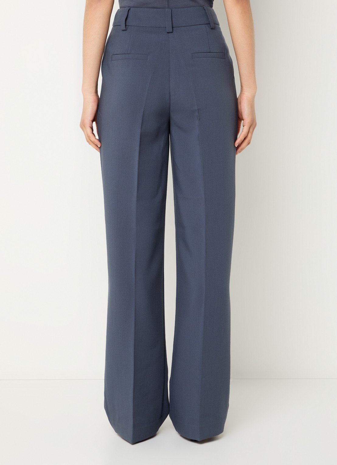 Modström Gale high waist straight fit pantalon met steekzakken en persplooi - achterkant 4 staalblauw