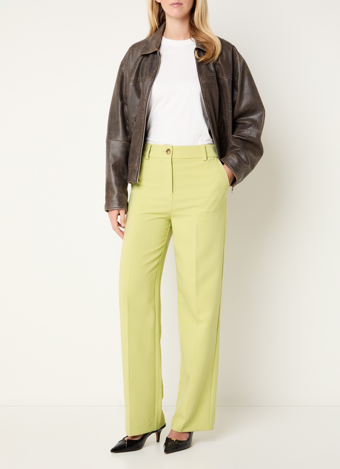 Modström Gale high waist straight fit pantalon met steekzakken en persplooi - voorkant 2 lime