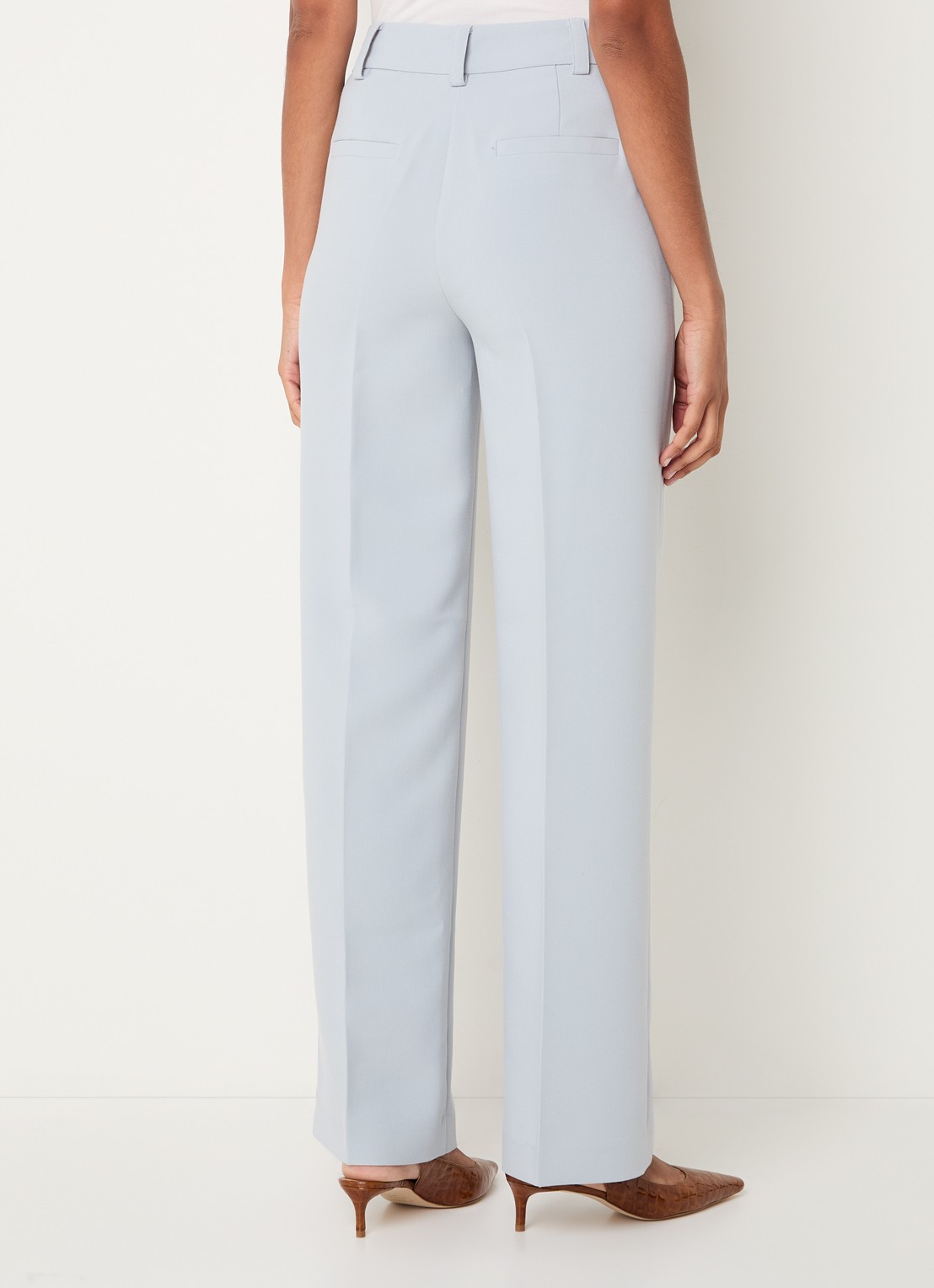 Modström Gale high waist straight fit pantalon met steekzakken en persplooi - achterkant 4 lichtblauw