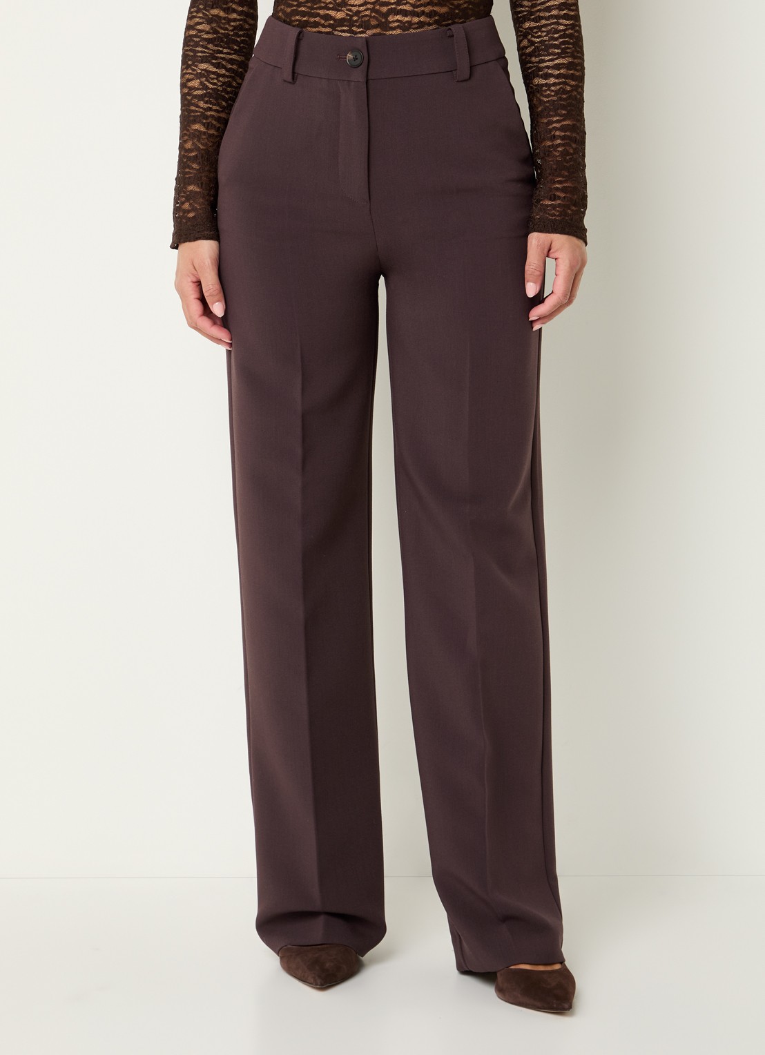 Modström Gale high waist straight fit pantalon met steekzakken en persplooi - detail 2 donkerbruin