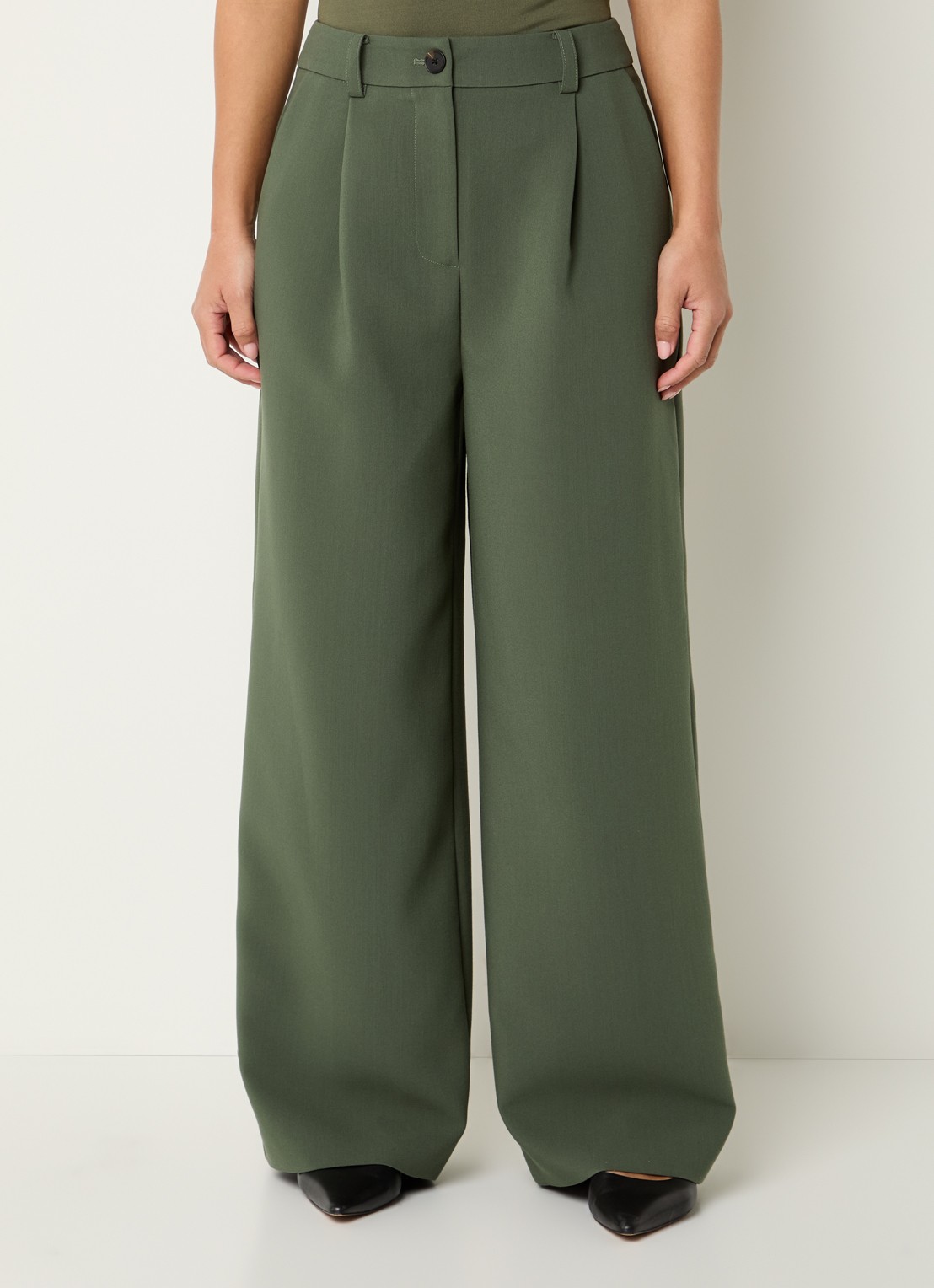 Modström Gale loose fit pantalon met steekzakken - detail 2 olijfgroen