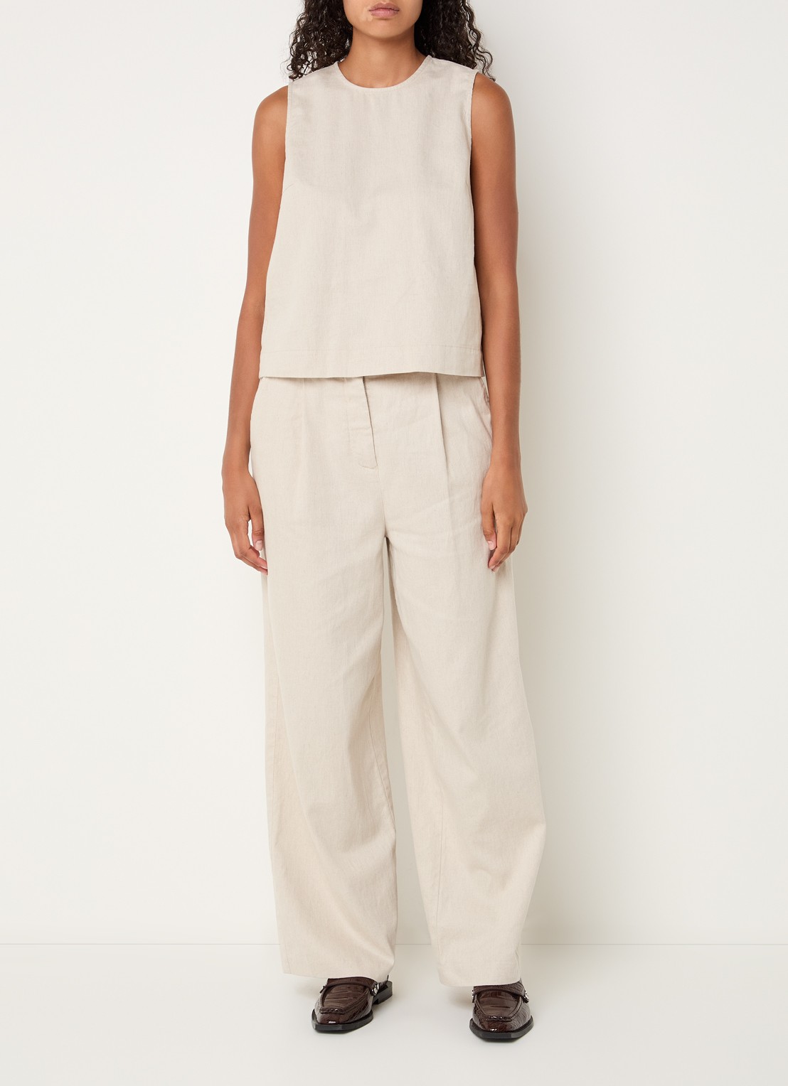 Modström Gale mid waist loose fit pantalon in linnenblend - voorkant 4 beige