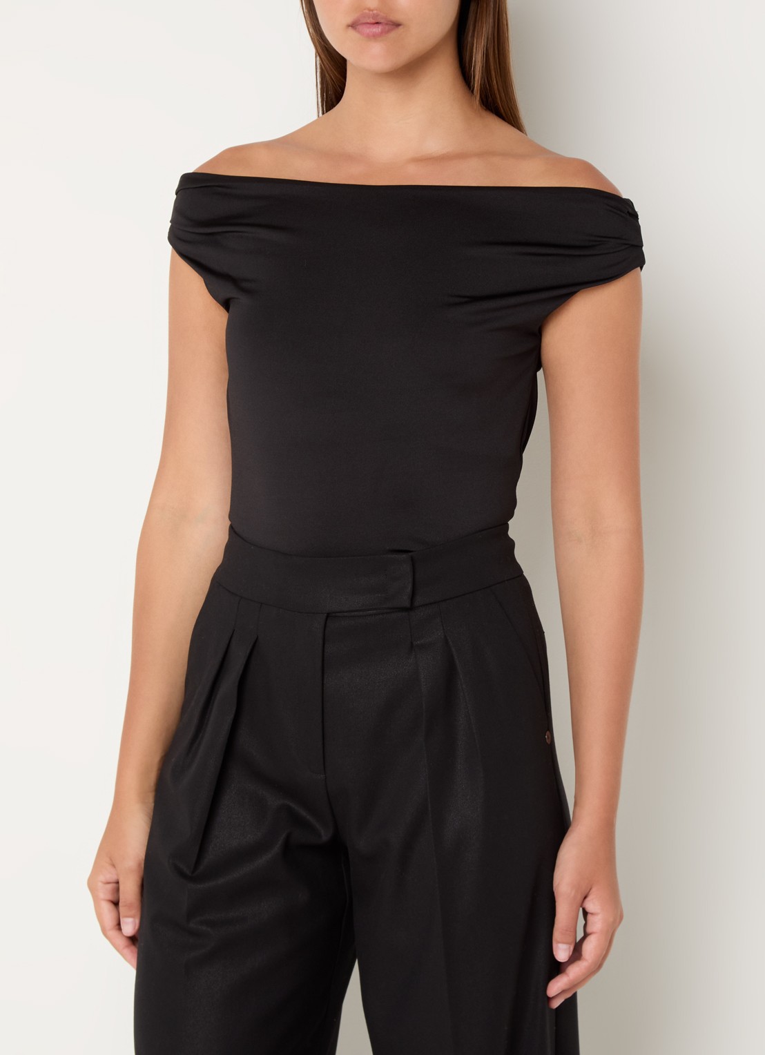 Modström Hima off shoulder top - detail 2 zwart