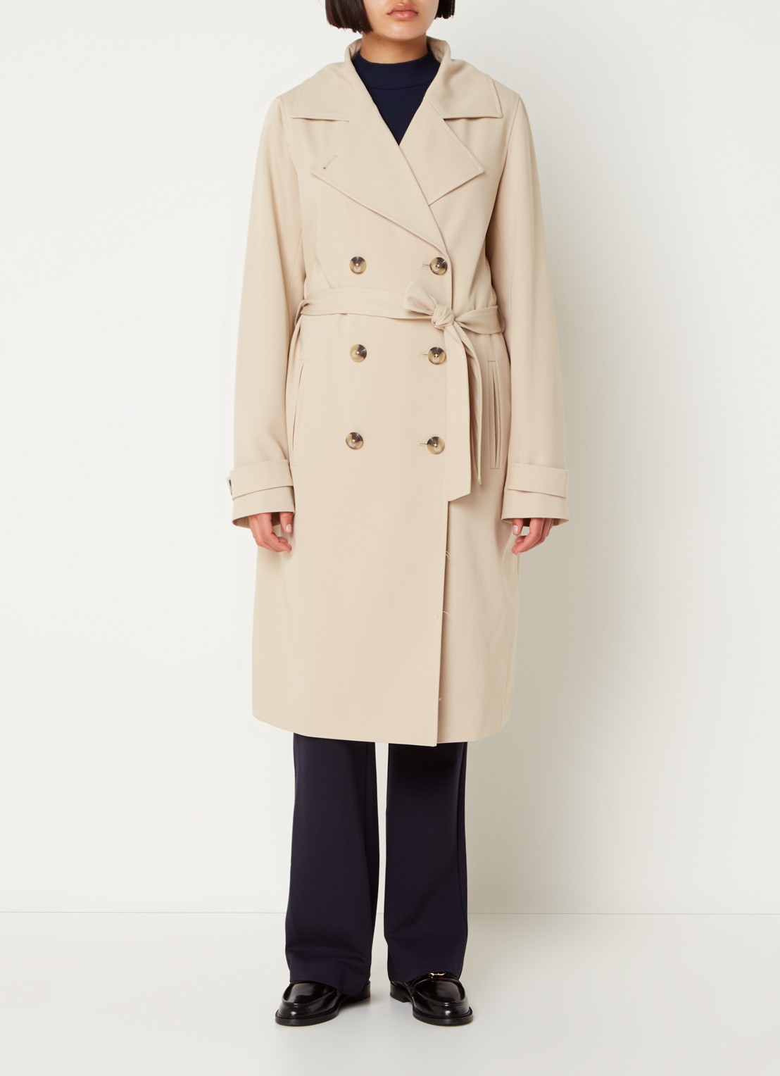 Modström Hiro trenchcoat met dubbele knopenrij en strikceintuur - detail 2 donkerbeige