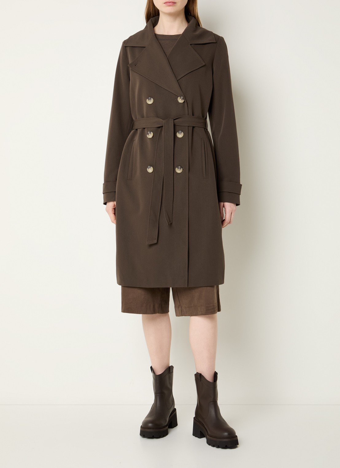 Modström Hiro trenchcoat met dubbele knopenrij en strikceintuur - detail 4 bronsgroen