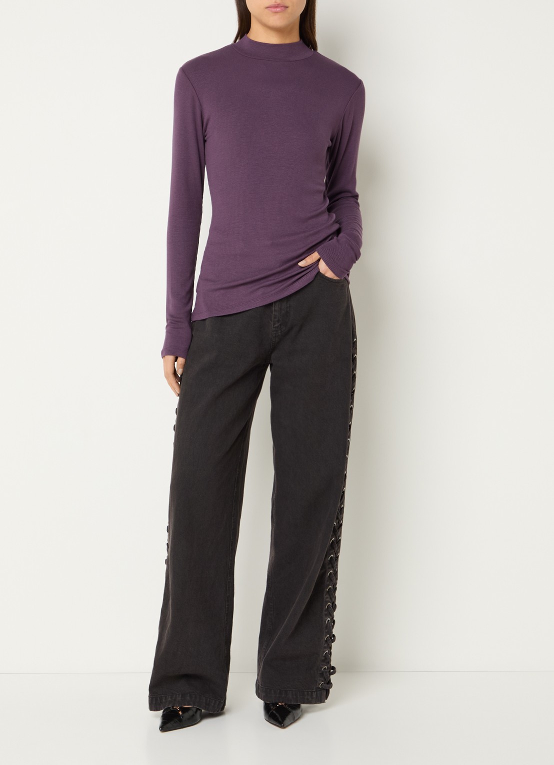 Modström Krown ribgebreide longsleeve met stretch - voorkant 2 aubergine