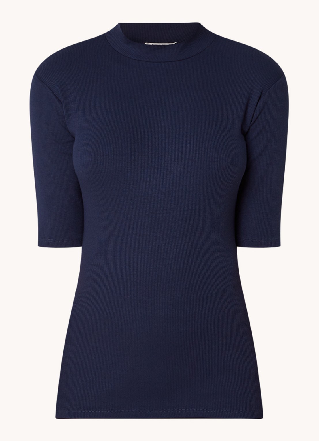 Modström Krown T-shirt met ribstructuur - voorkant 2 jeans