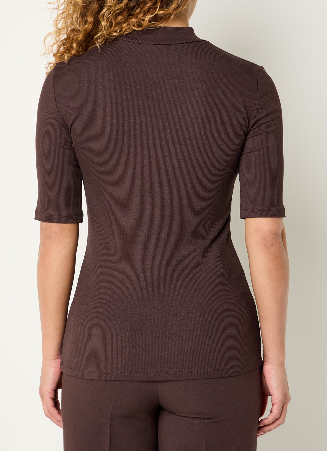 Modström Krown T-shirt met ribstructuur - achterkant 4 donkerbruin