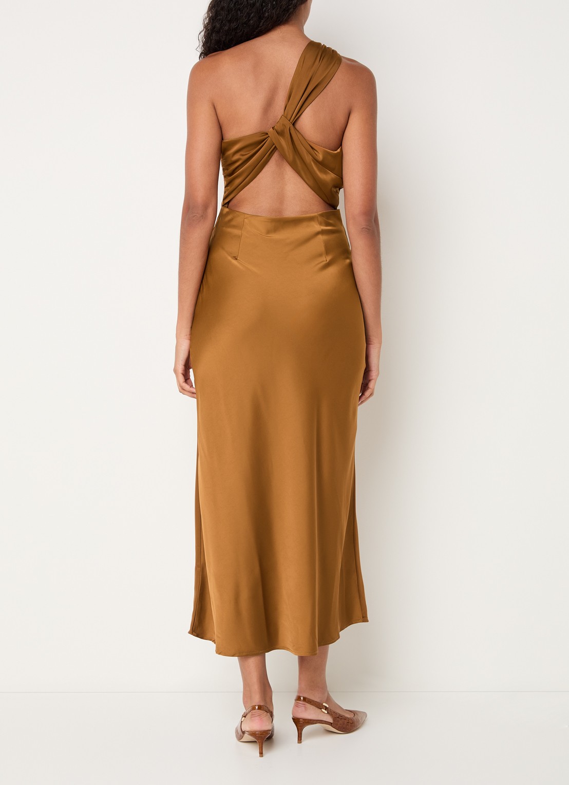 Modström Narcissa one shoulder midi jurk van satijn - voorkant 2 roestbruin