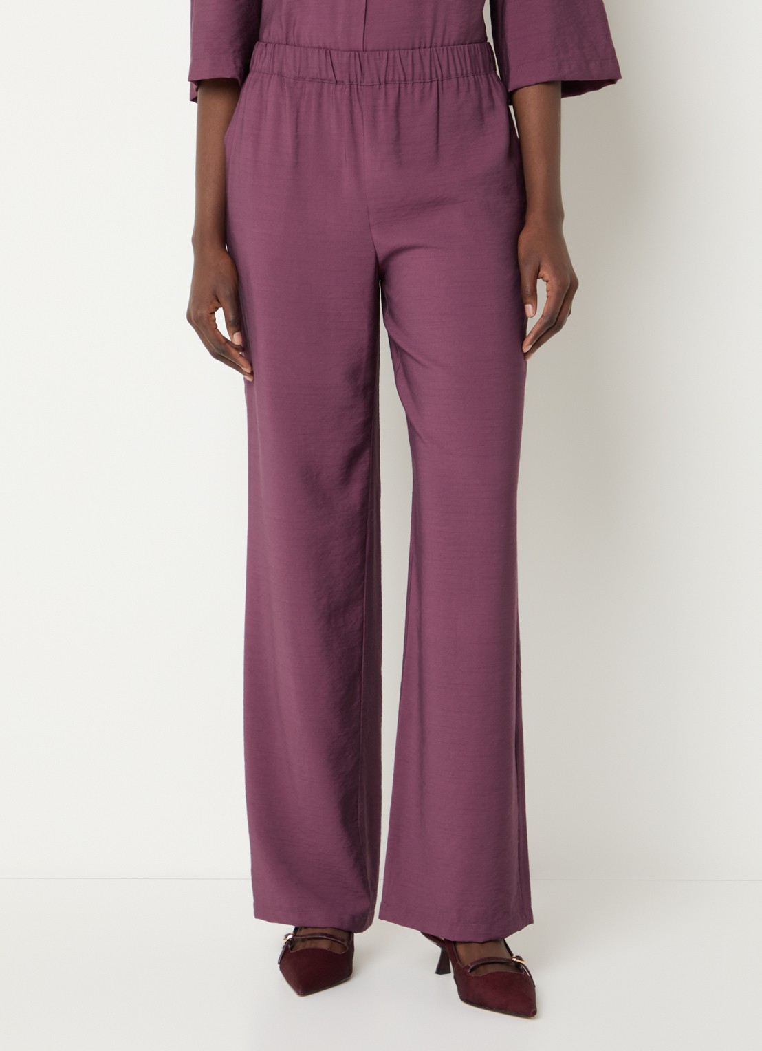 Modström Nicki high waist wide fit broek met steekzakken - detail 2 aubergine