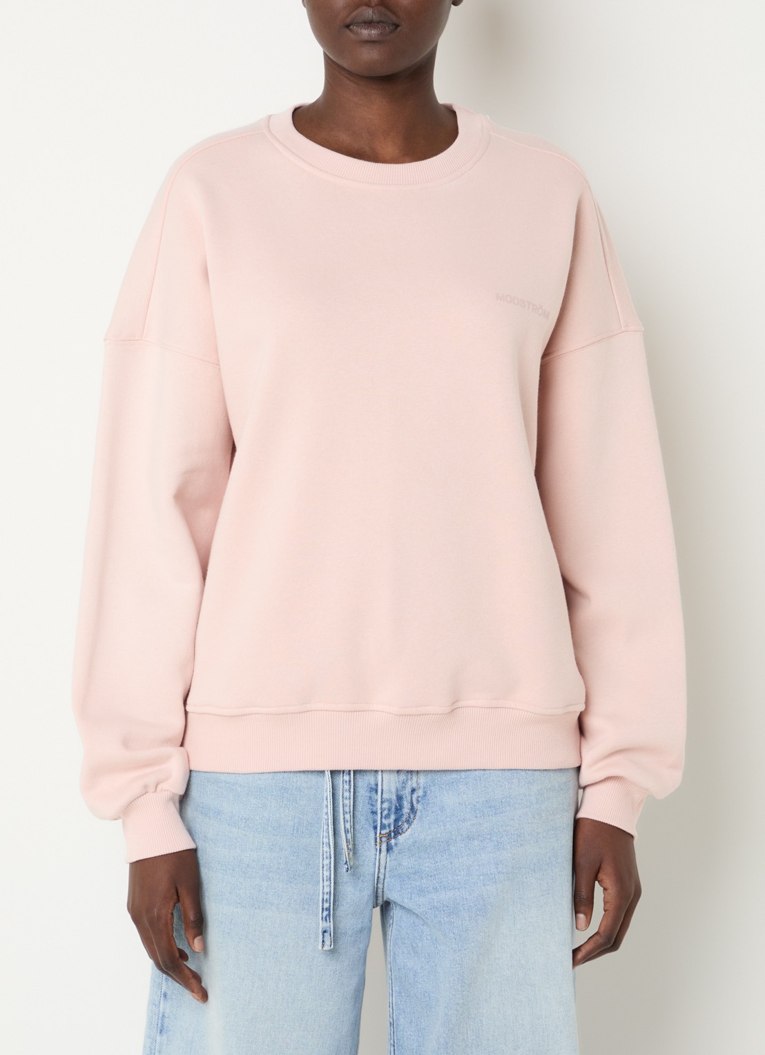 Modström Paula sweater met logo - detail 4 lichtroze