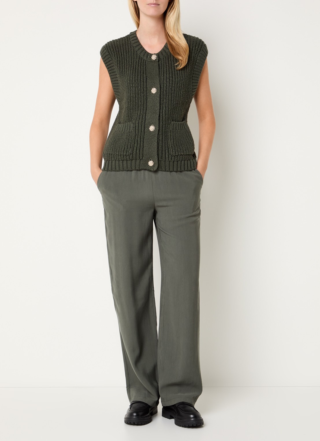 Modström Sebastian high waist straight fit broek met steekzakken - voorkant 2 legergroen
