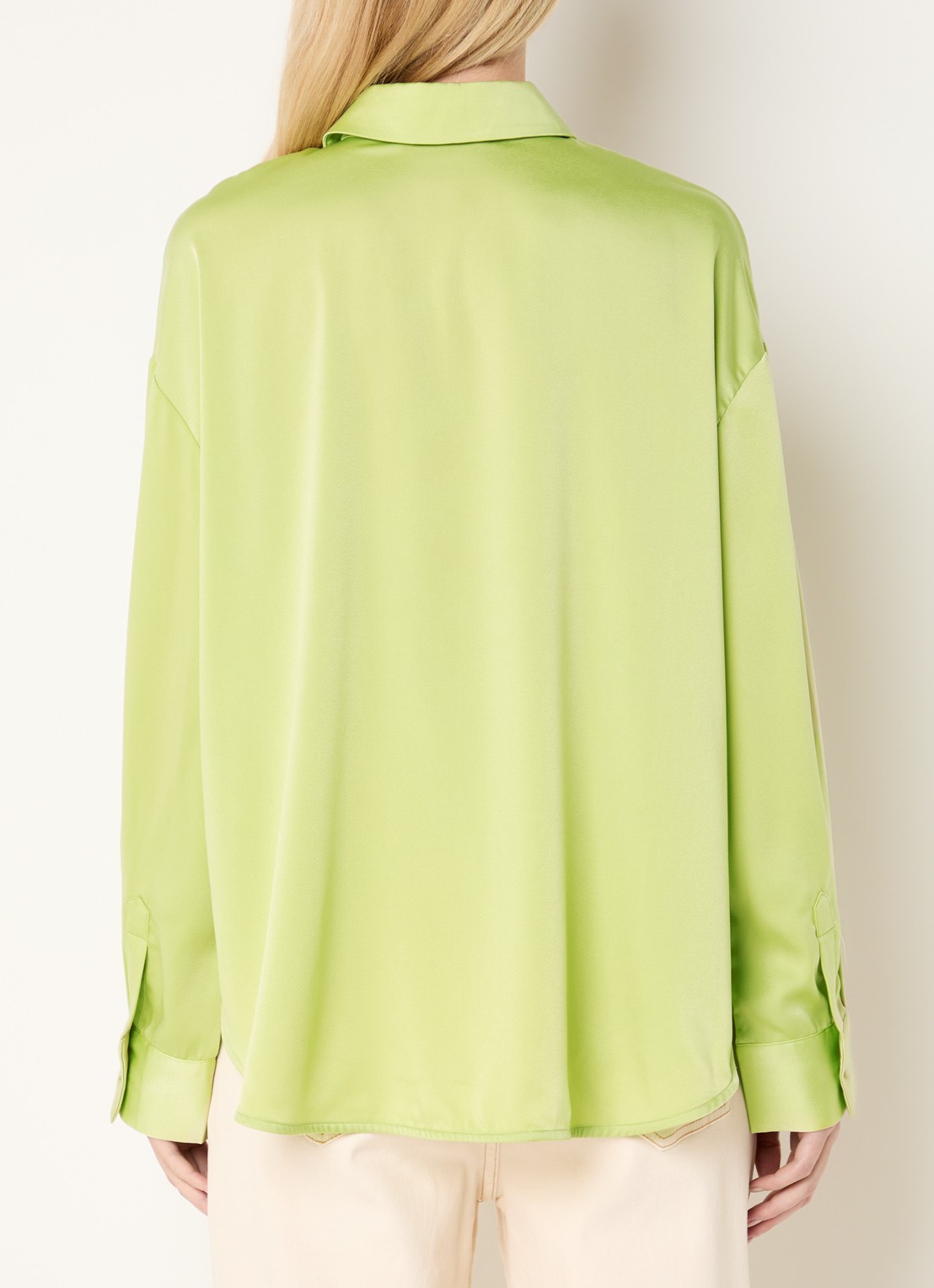 Modström Shelton blouse met glanzende finish - achterkant lime