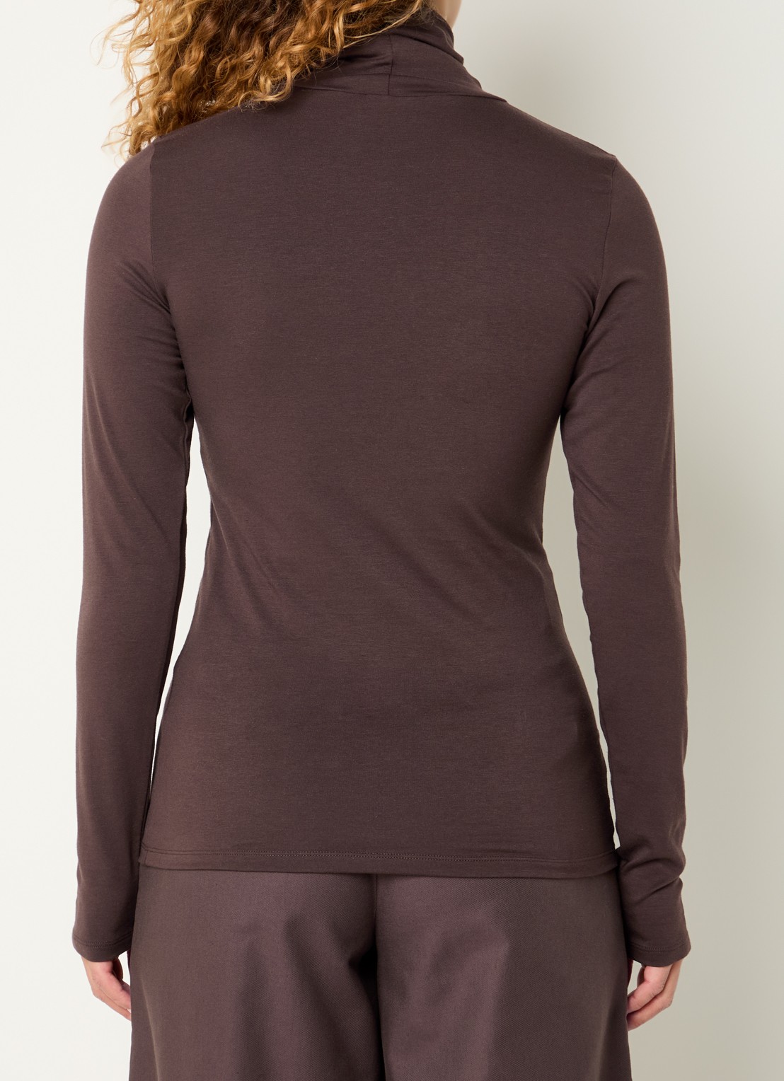 Modström Tanner longsleeve met col - achterkant 4 donkerbruin