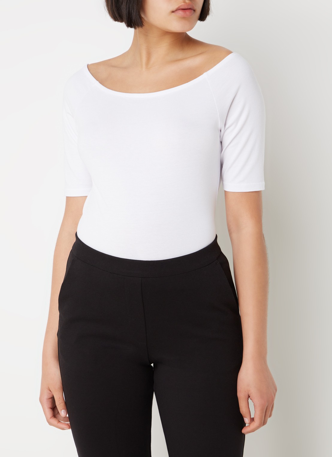 Modström Tansy top met boothals en stretch - detail 4 wit