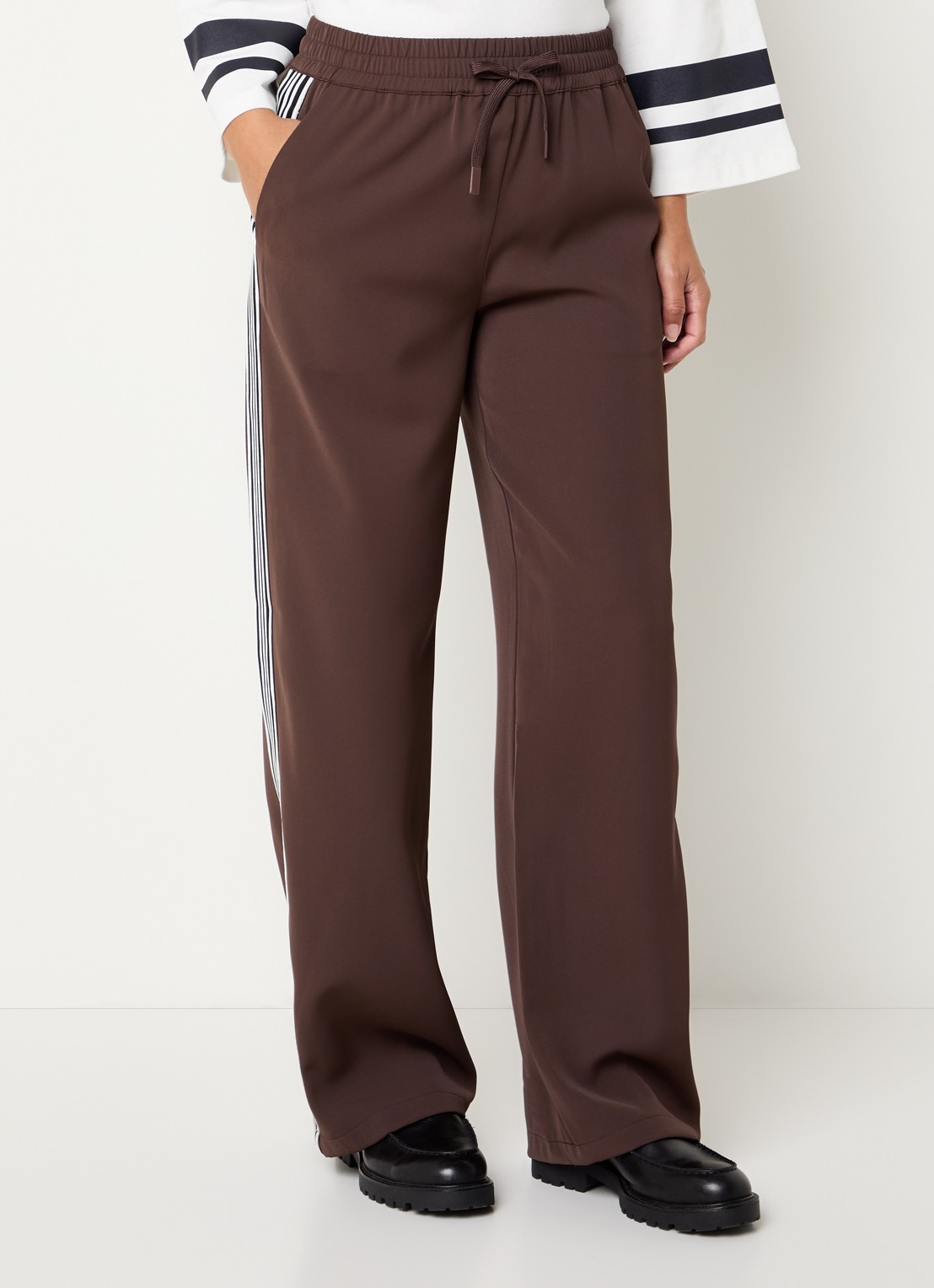 Modström Tinnie high waist wide fit trackpants met gestreept detail - detail 2 bruin