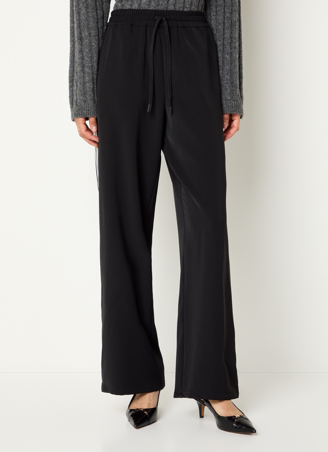 Modström Tinnie high waist wide fit trackpants met gestreept detail - detail 4 zwart